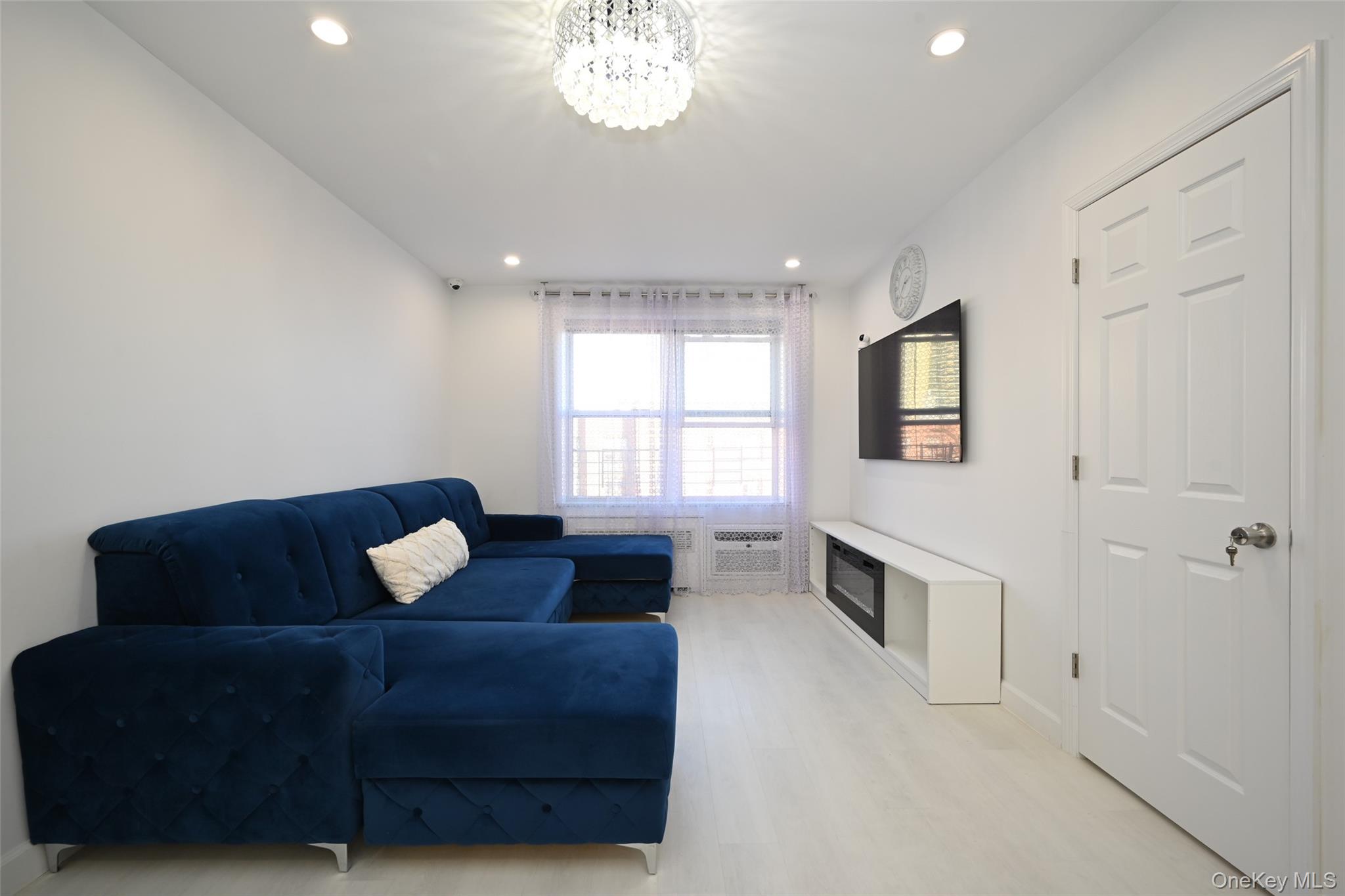 100-25 Queens Boulevard # 7M, Forest Hills, NY 11375