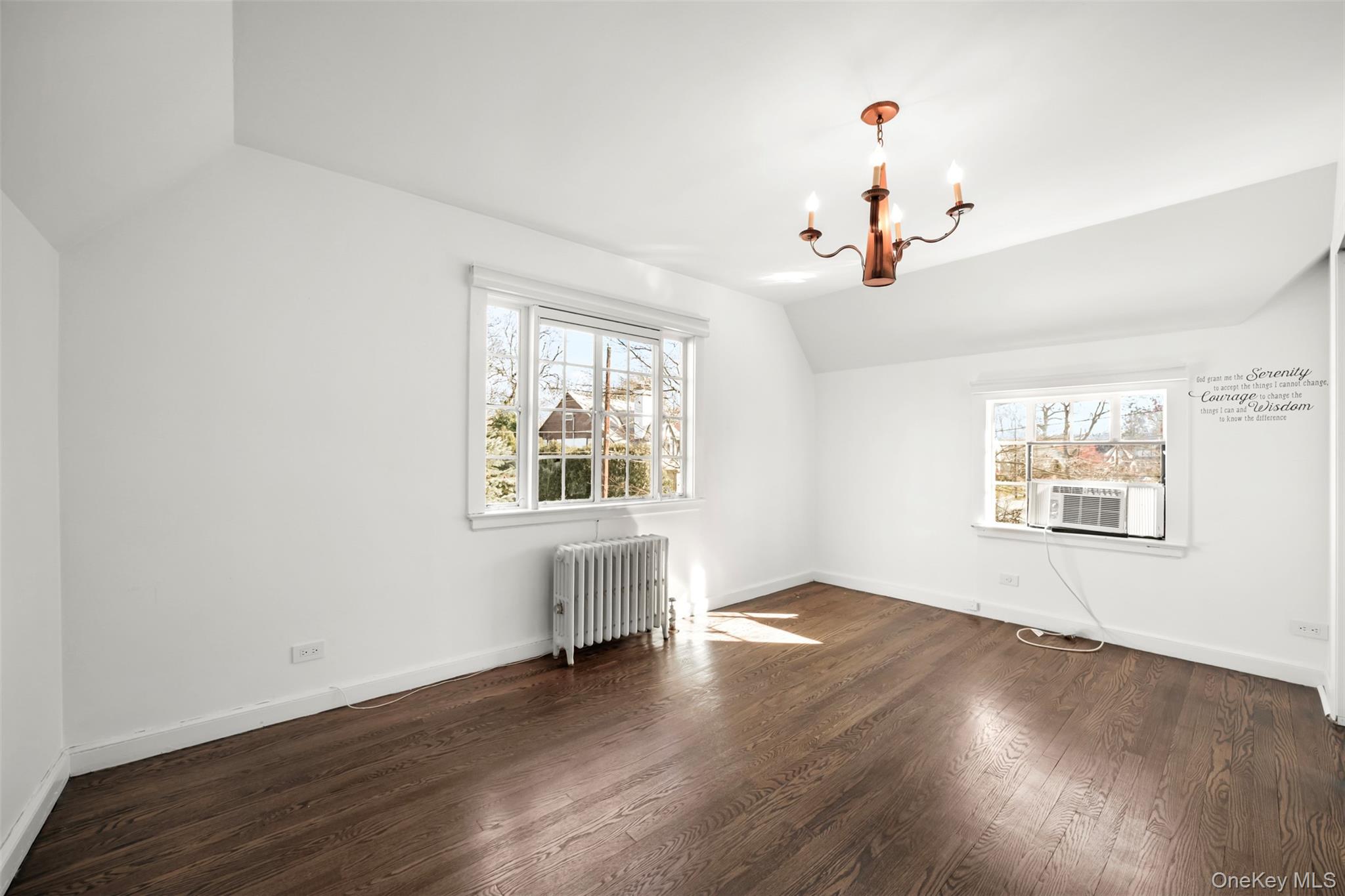 94 Parkway E, Mount Vernon, NY 10552