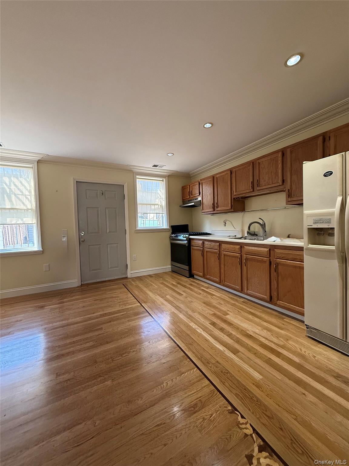 406 Hinsdale Street, Brooklyn, NY 11207