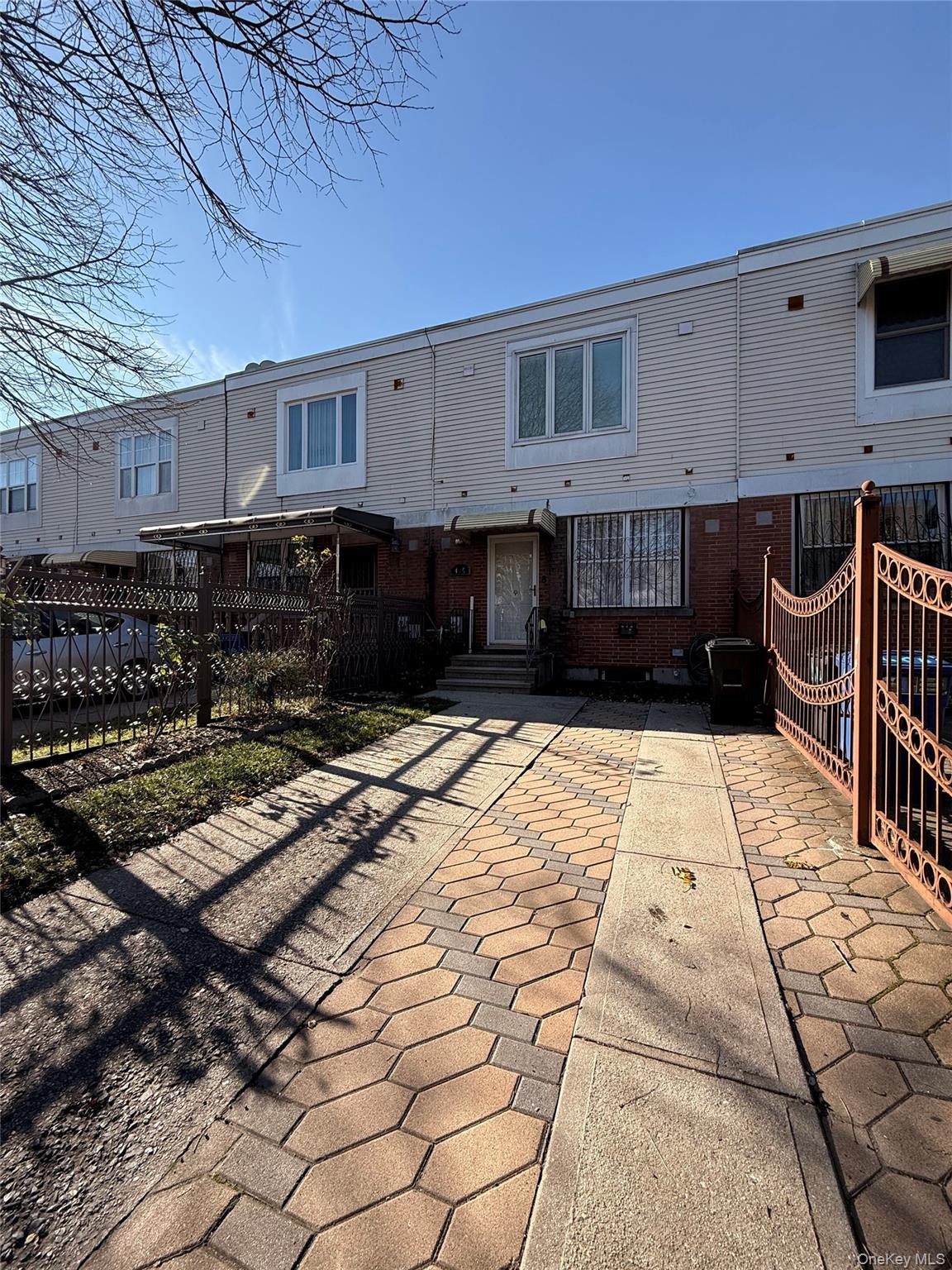 406 Hinsdale Street, Brooklyn, NY 11207