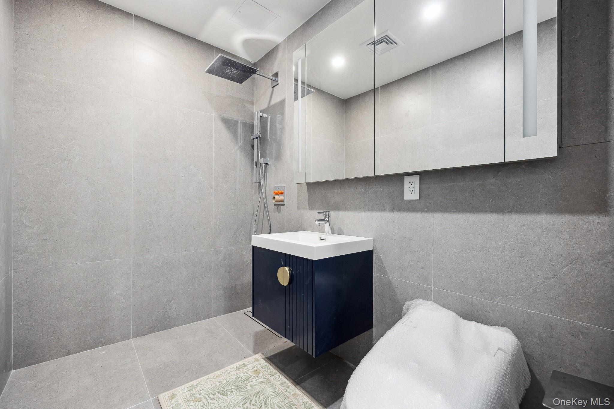 38-20 Parsons Boulevard # 611, Flushing, NY 11354