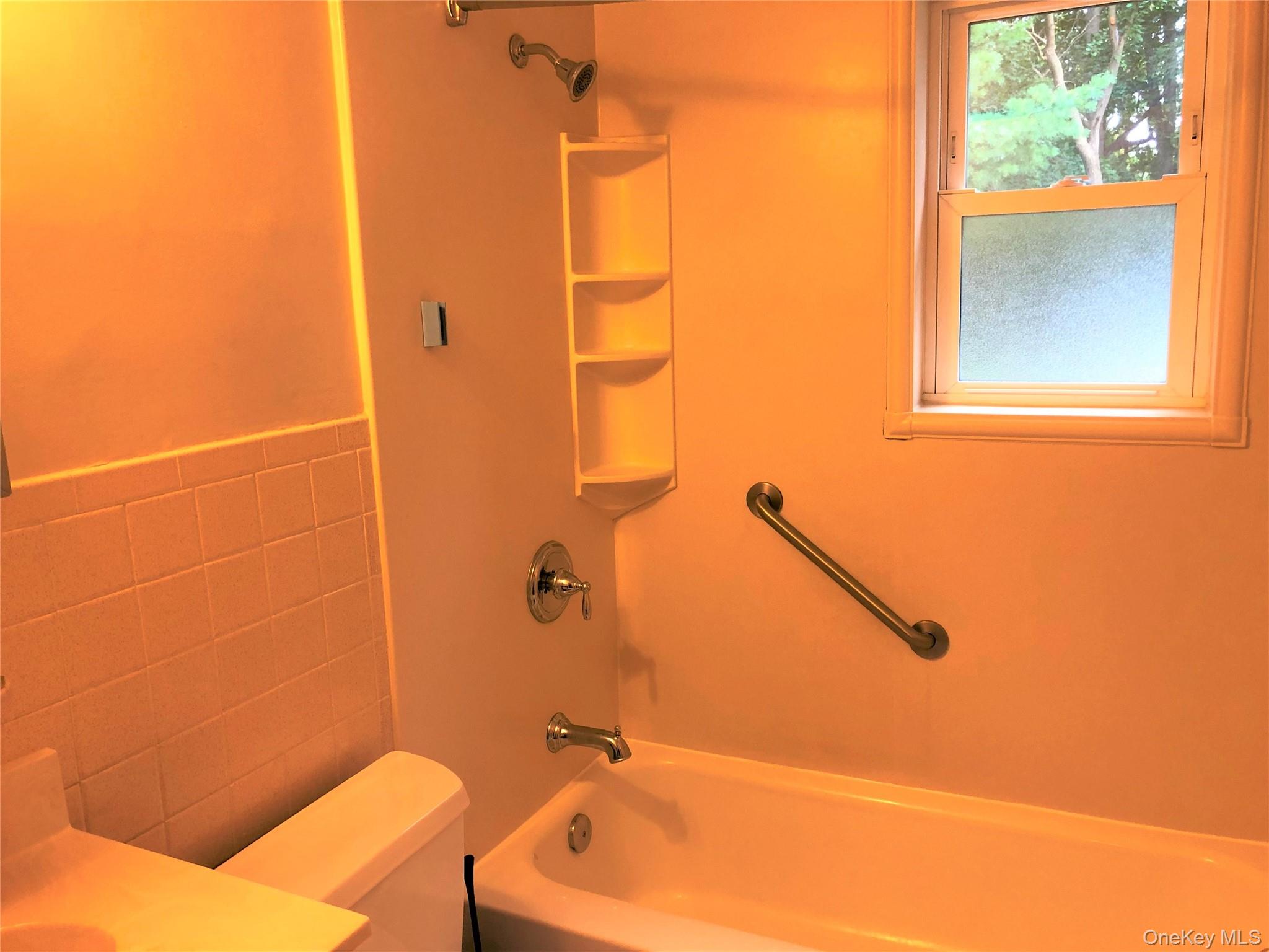 3596 Park Avenue # 5A, Wantagh, NY 11793