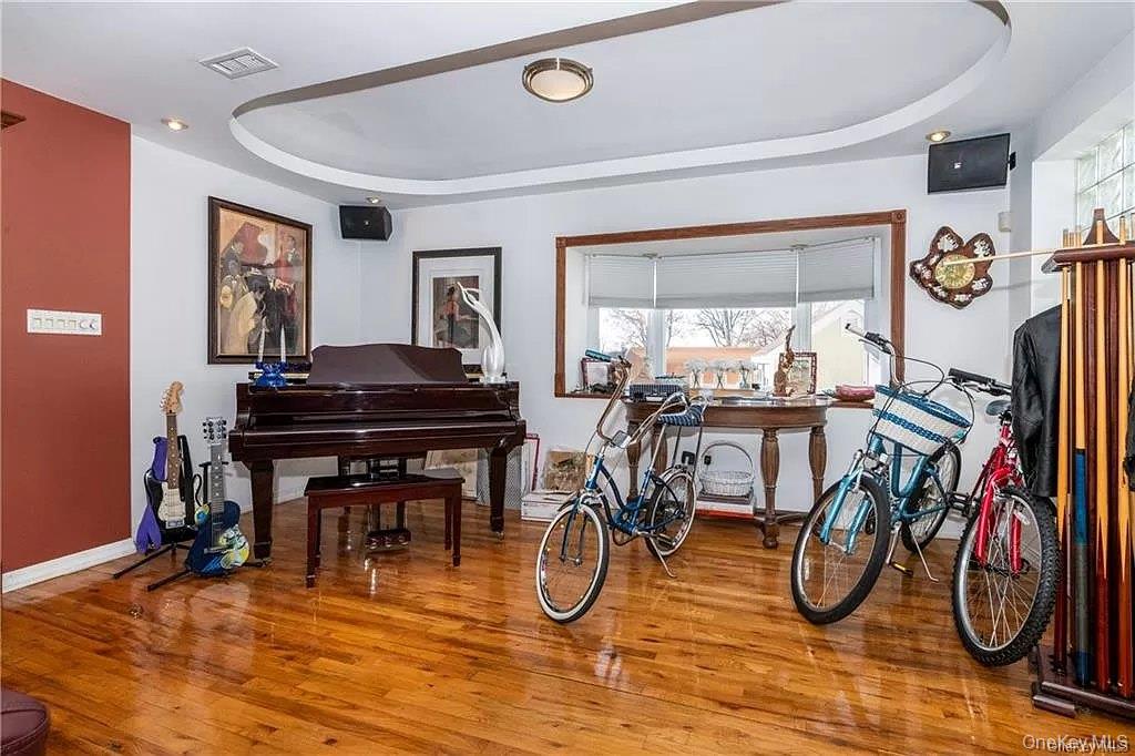 610 City Island Avenue, Bronx, NY 10464