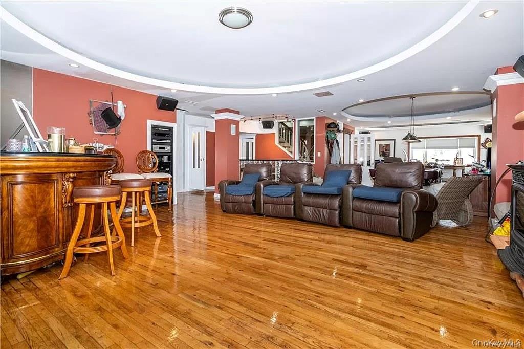 610 City Island Avenue, Bronx, NY 10464