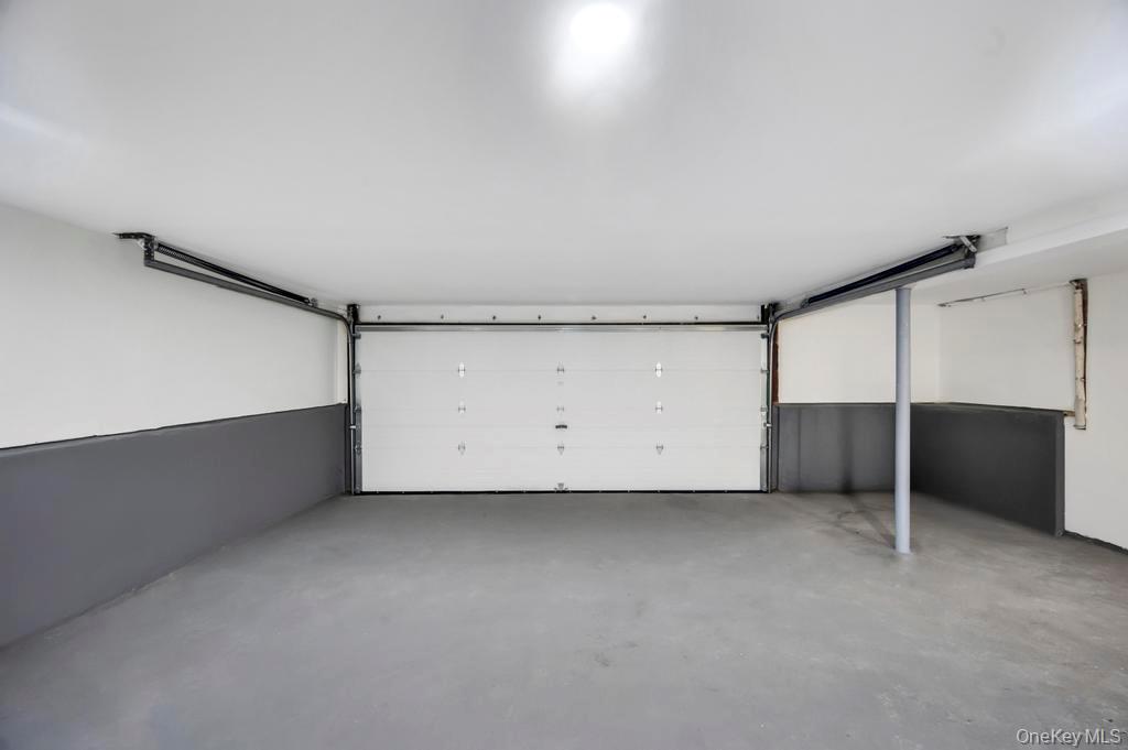 33 Eastfield Lane, Melville, NY 11747