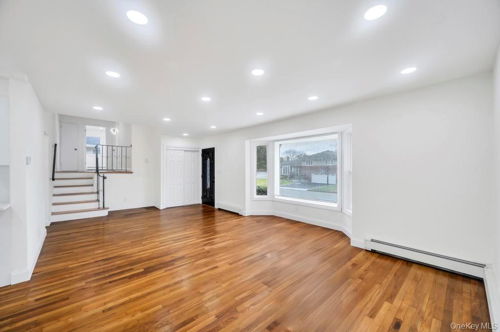 33 Eastfield Lane, Melville, NY 11747