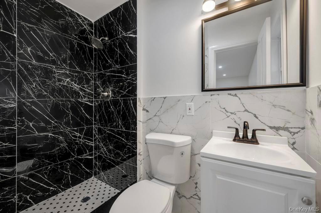 33 Eastfield Lane, Melville, NY 11747