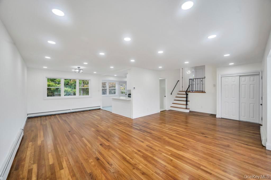 33 Eastfield Lane, Melville, NY 11747