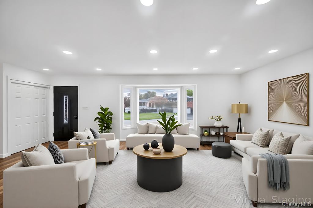 33 Eastfield Lane, Melville, NY 11747