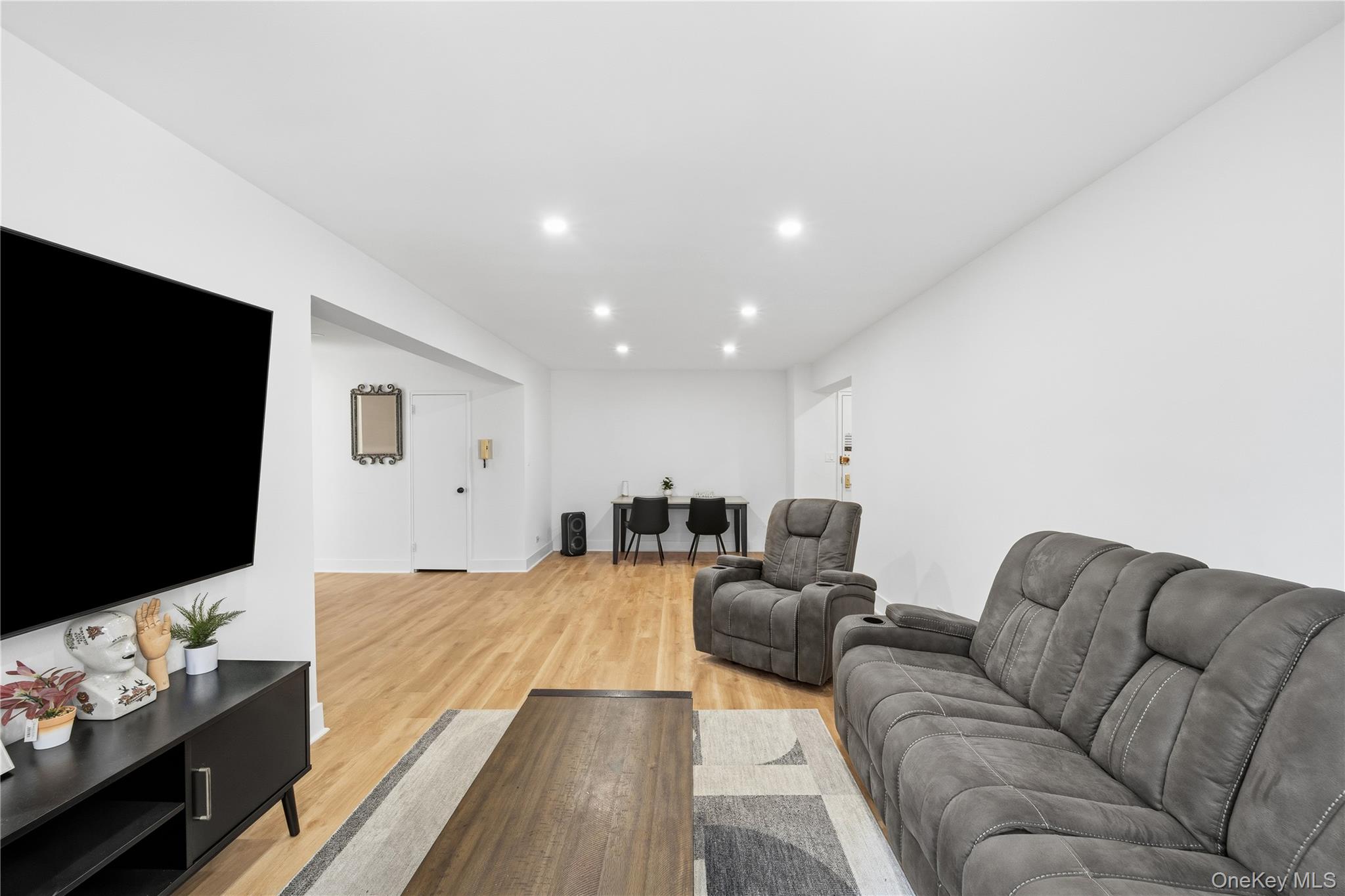 226-26 Union Turnpike # 1R, Bayside, NY 11364