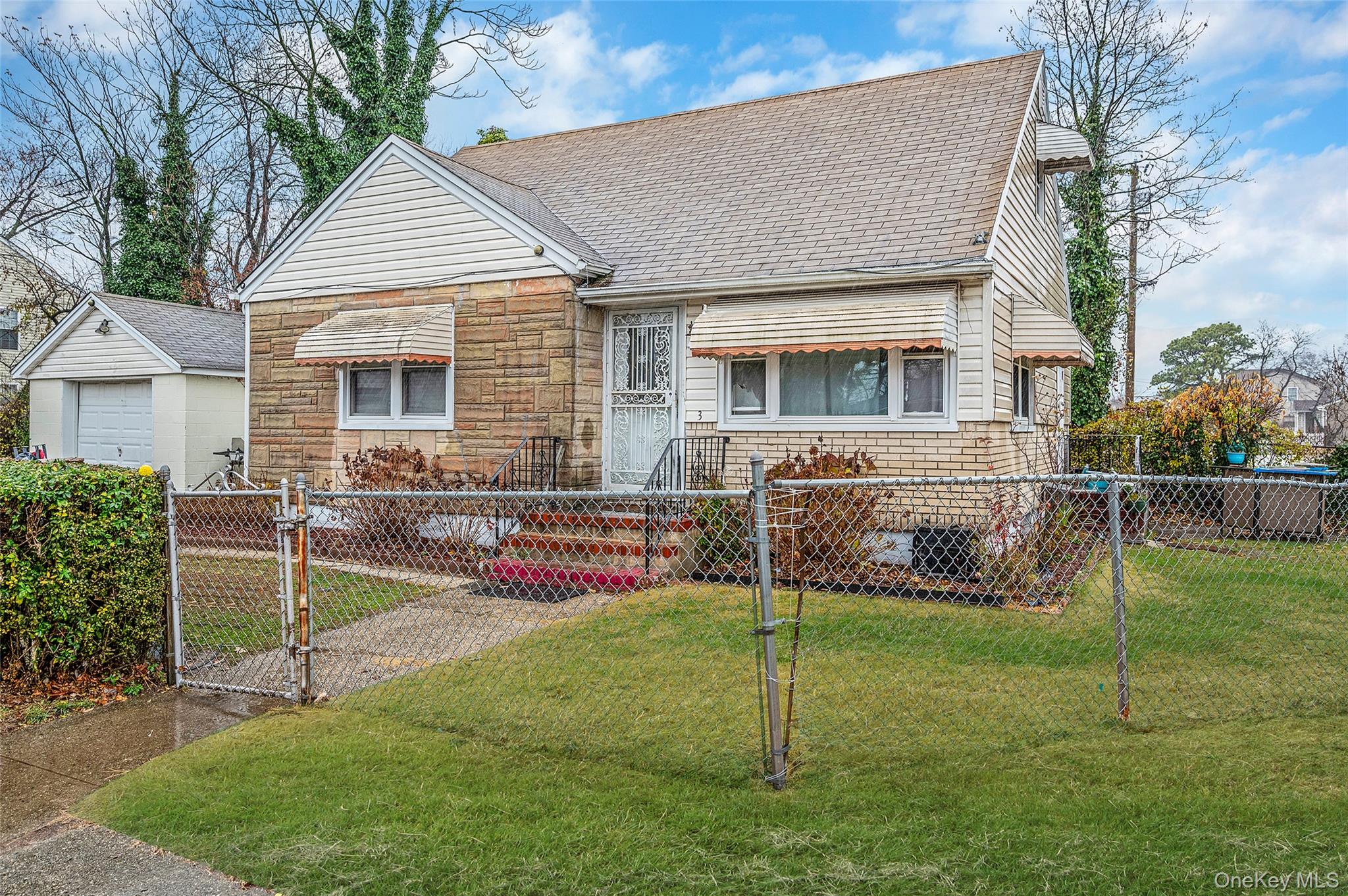 3 Poplar Road, Amityville, NY 11701