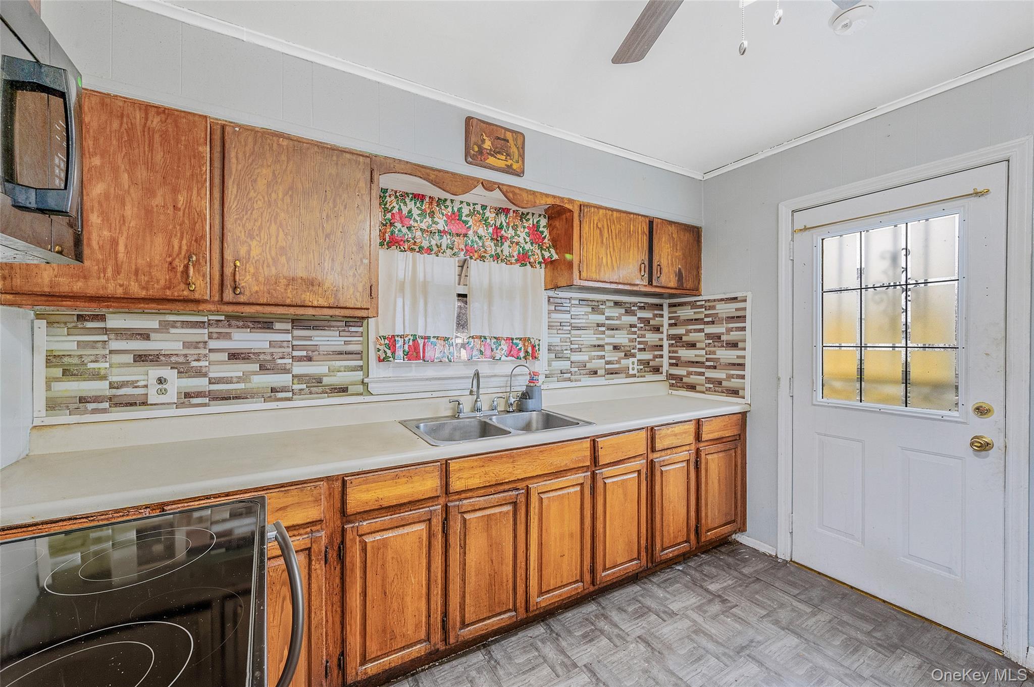 3 Poplar Road, Amityville, NY 11701