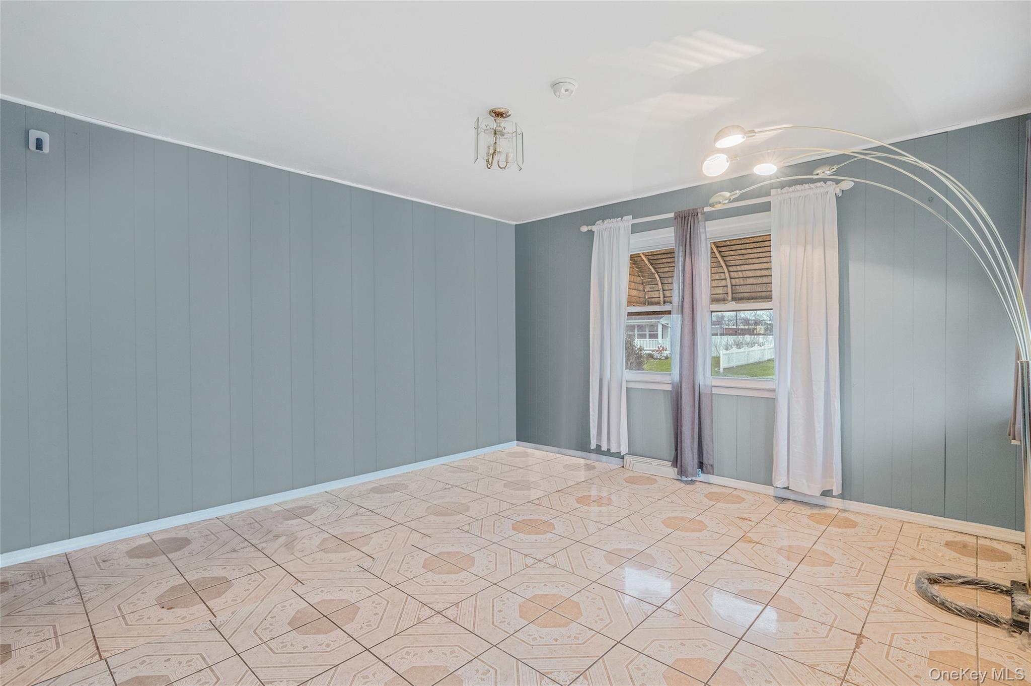 3 Poplar Road, Amityville, NY 11701