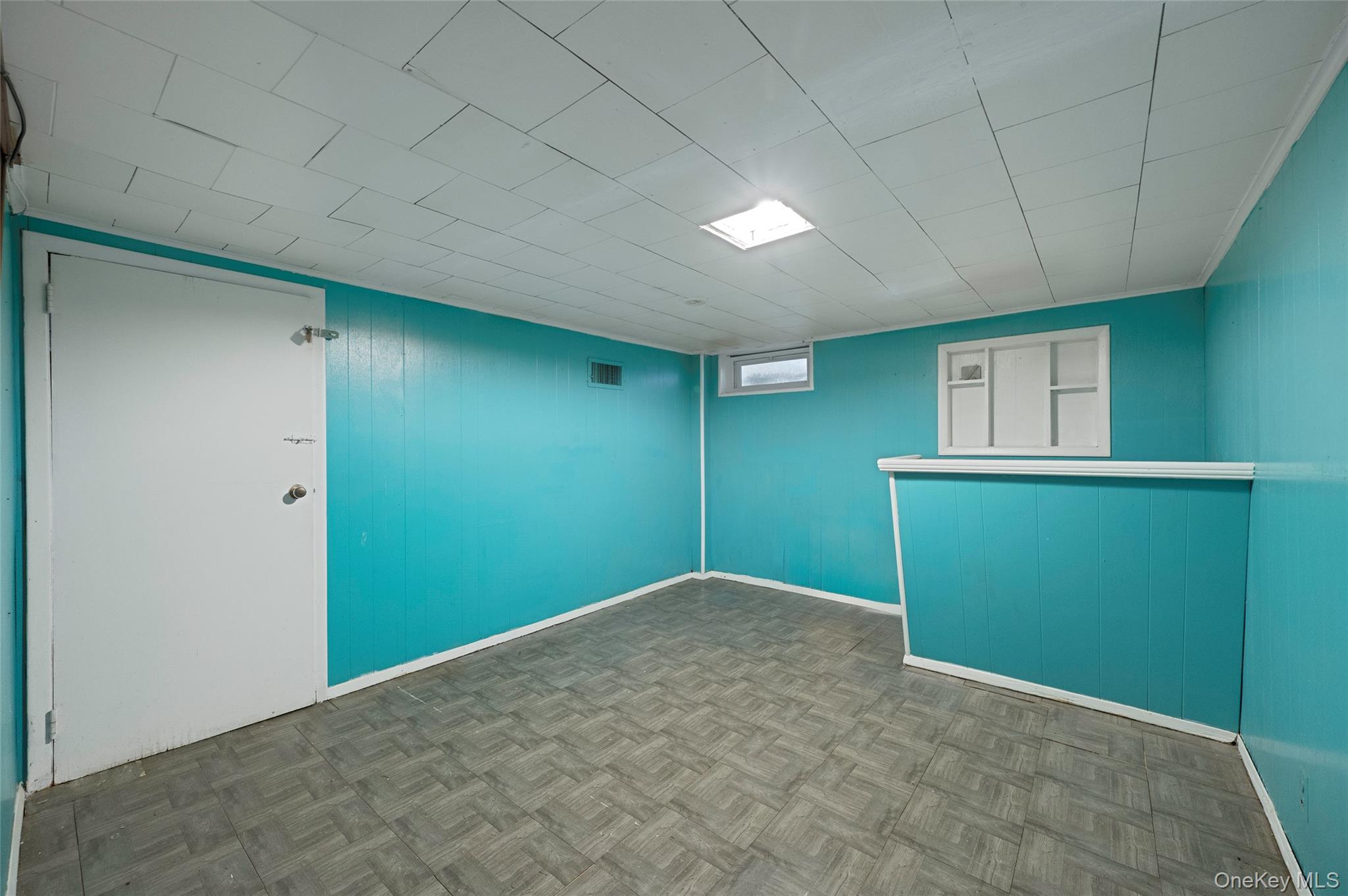 3 Poplar Road, Amityville, NY 11701