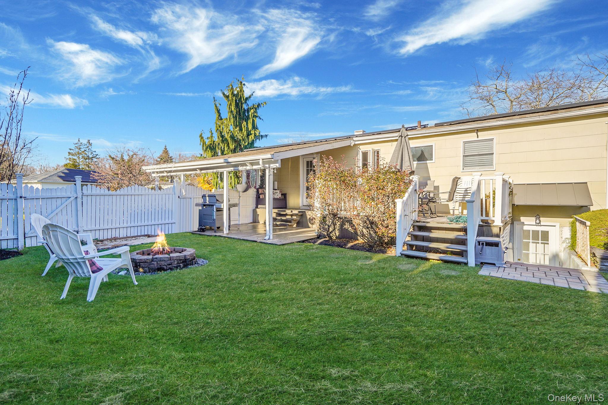 15 Penn Drive, Smithtown, NY 11787