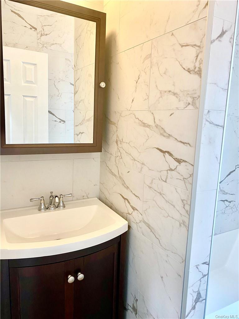 26 Courtland Street # 2R, Middletown, NY 10940