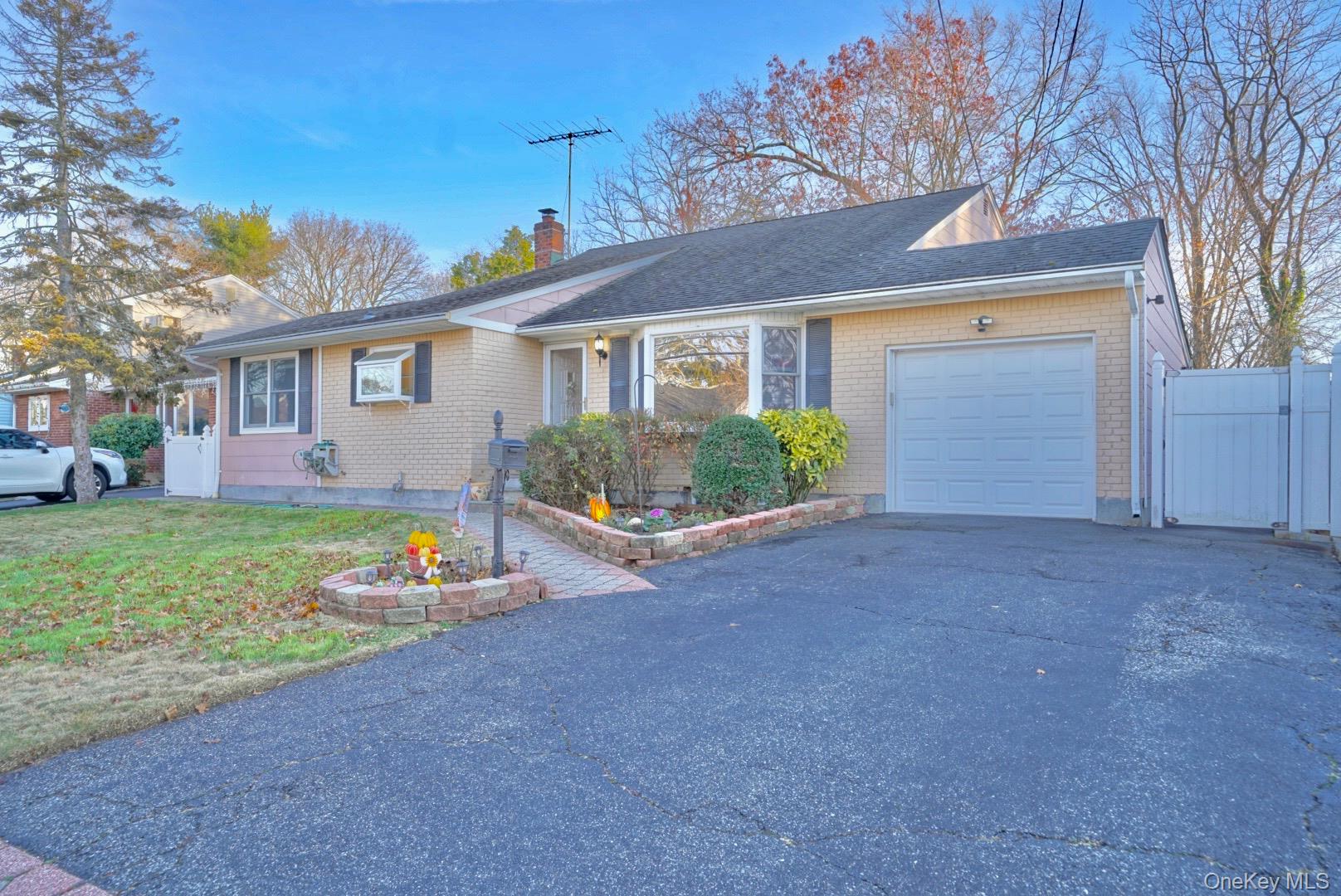 34 Oakley Drive, Huntington, NY 11746