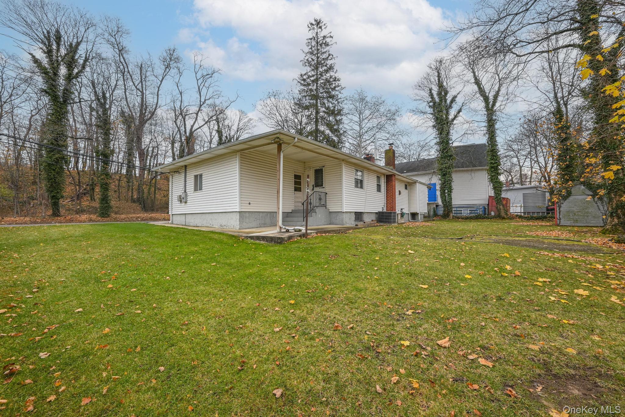 45 Roslyn Road, Roslyn Heights, NY 11577