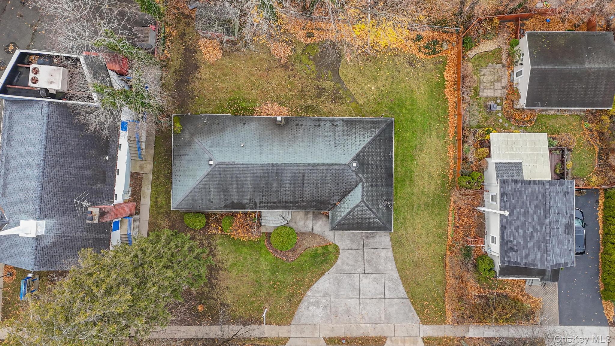 45 Roslyn Road, Roslyn Heights, NY 11577