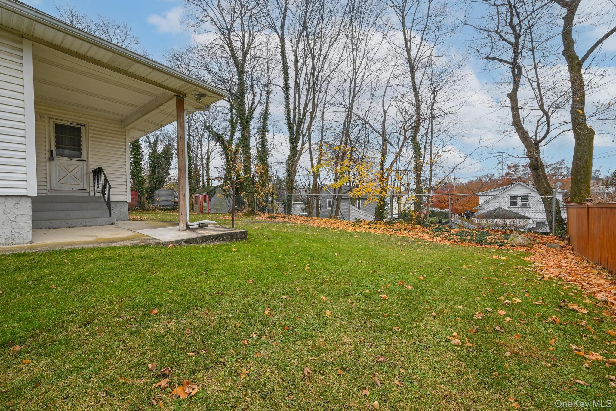 45 Roslyn Road, Roslyn Heights, NY 11577