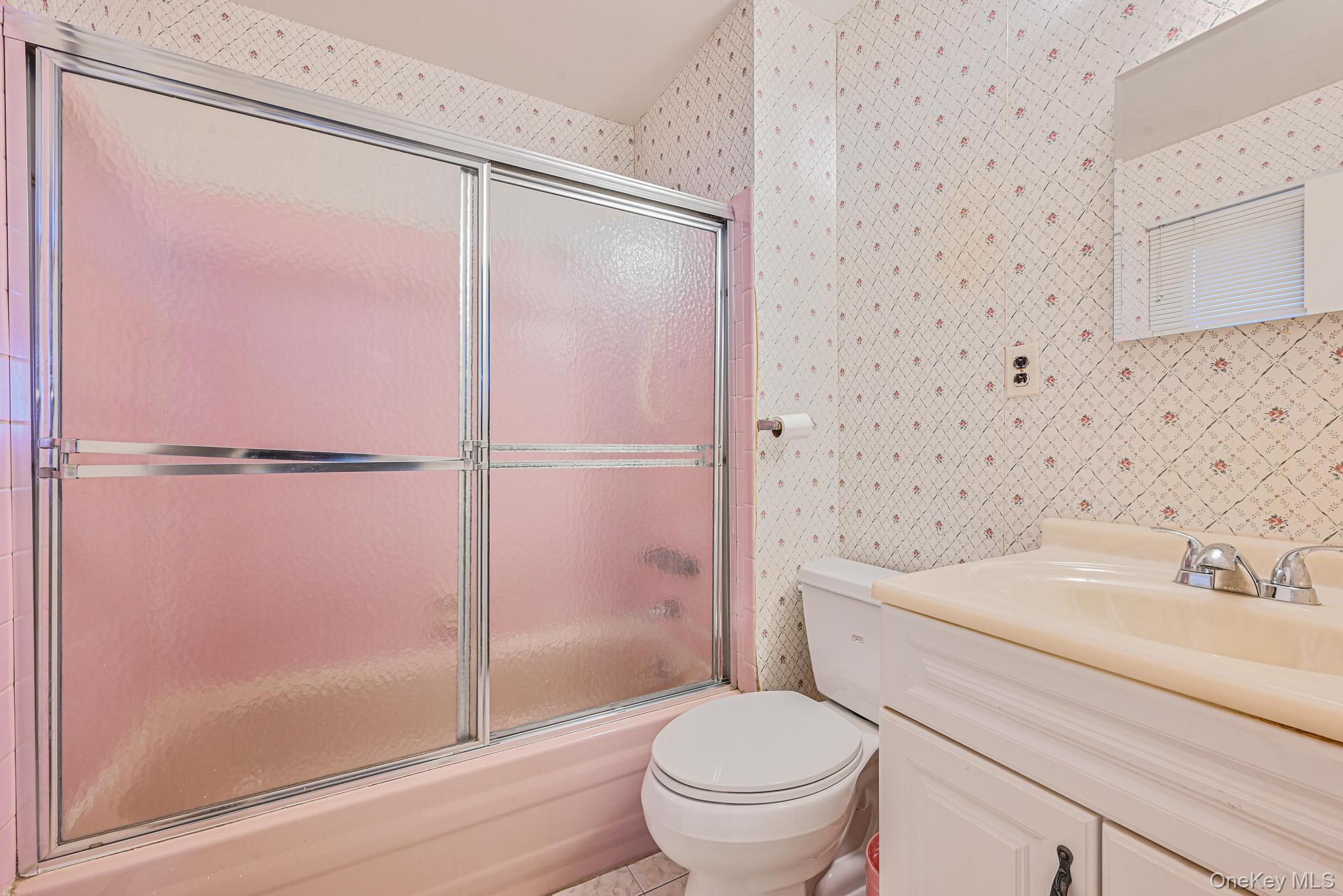 45 Roslyn Road, Roslyn Heights, NY 11577