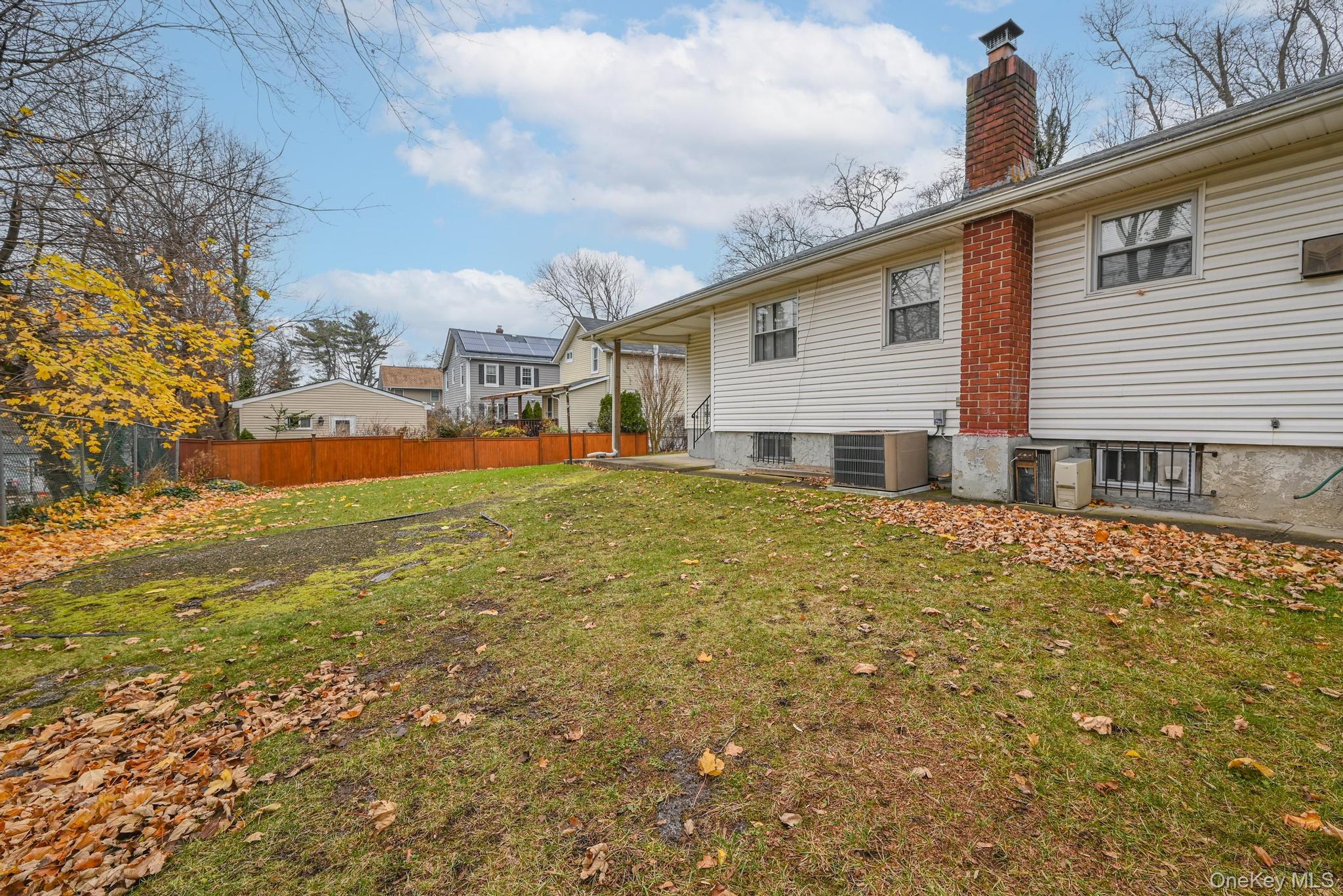 45 Roslyn Road, Roslyn Heights, NY 11577