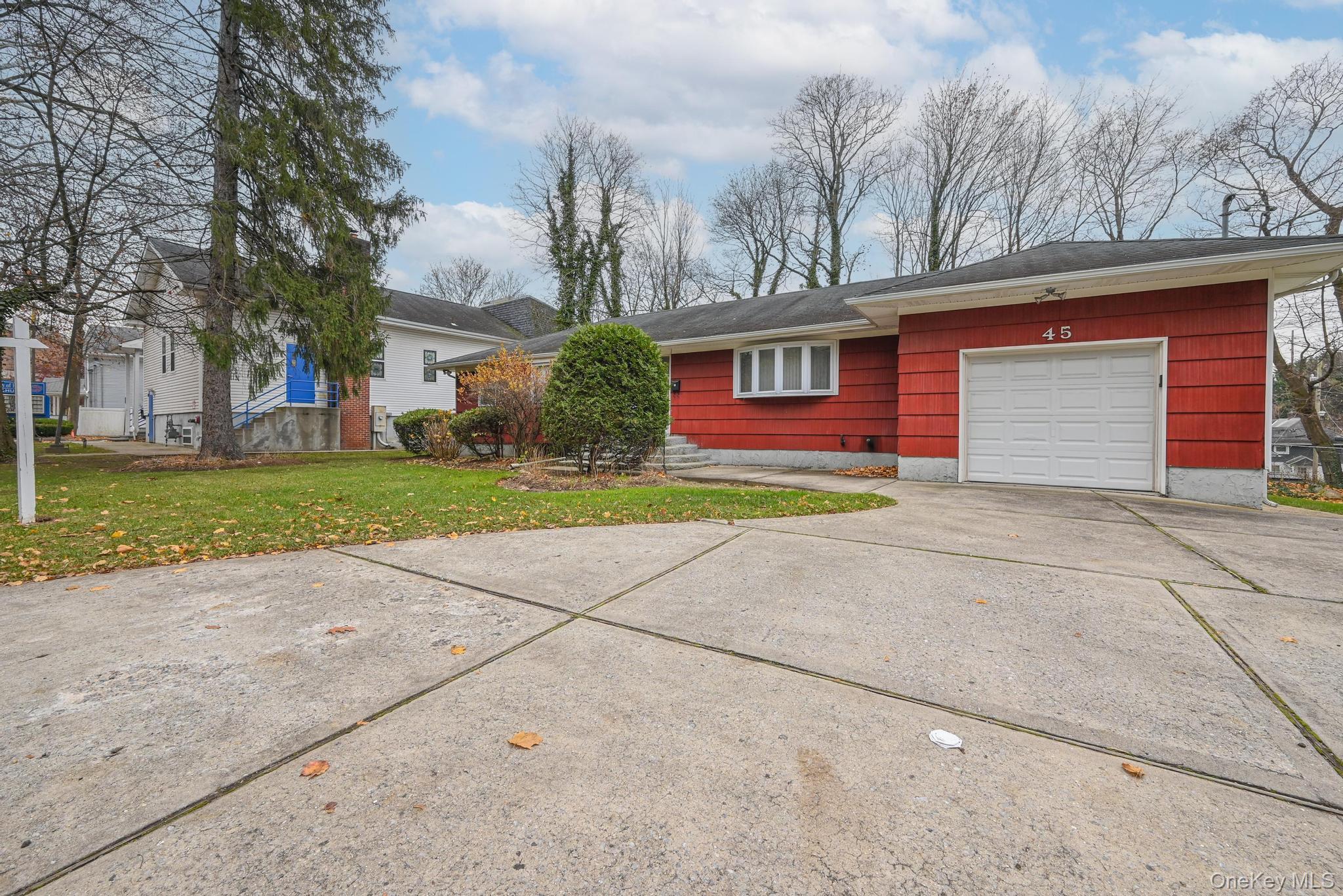 45 Roslyn Road, Roslyn Heights, NY 11577