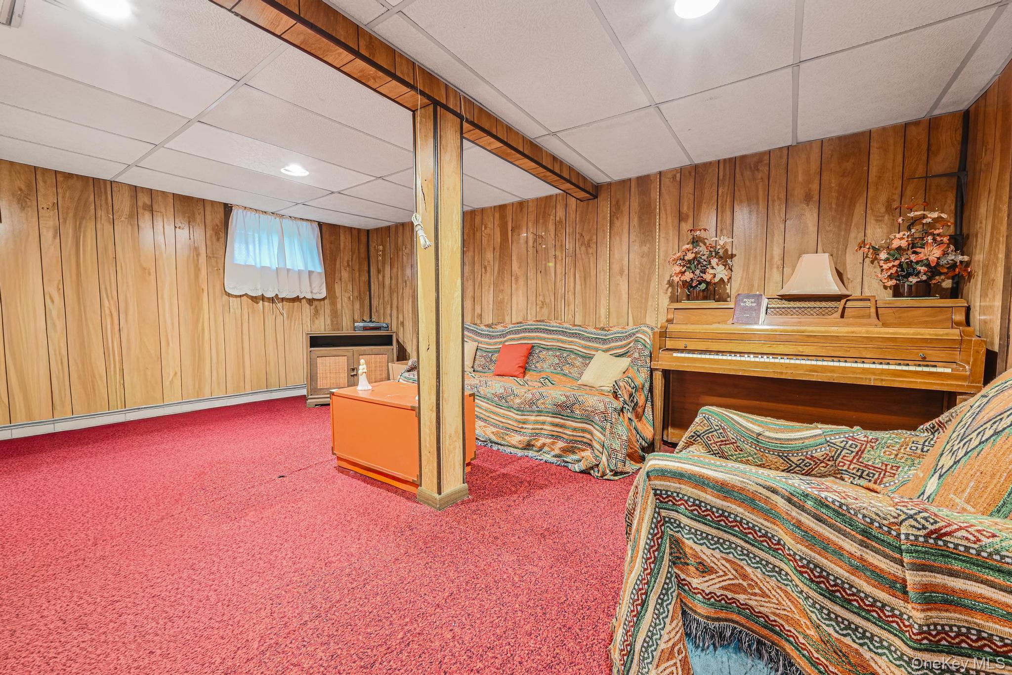 45 Roslyn Road, Roslyn Heights, NY 11577