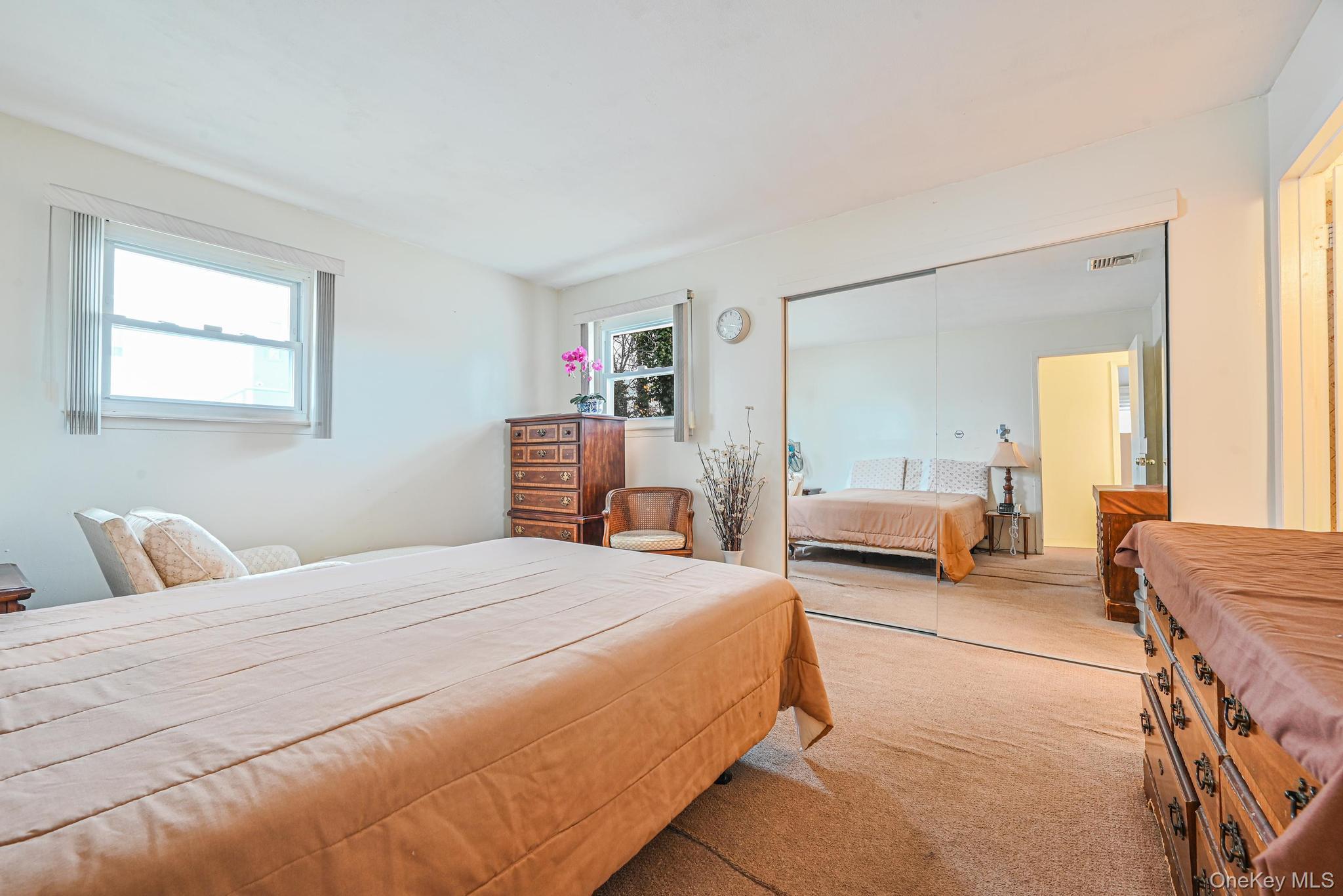 45 Roslyn Road, Roslyn Heights, NY 11577