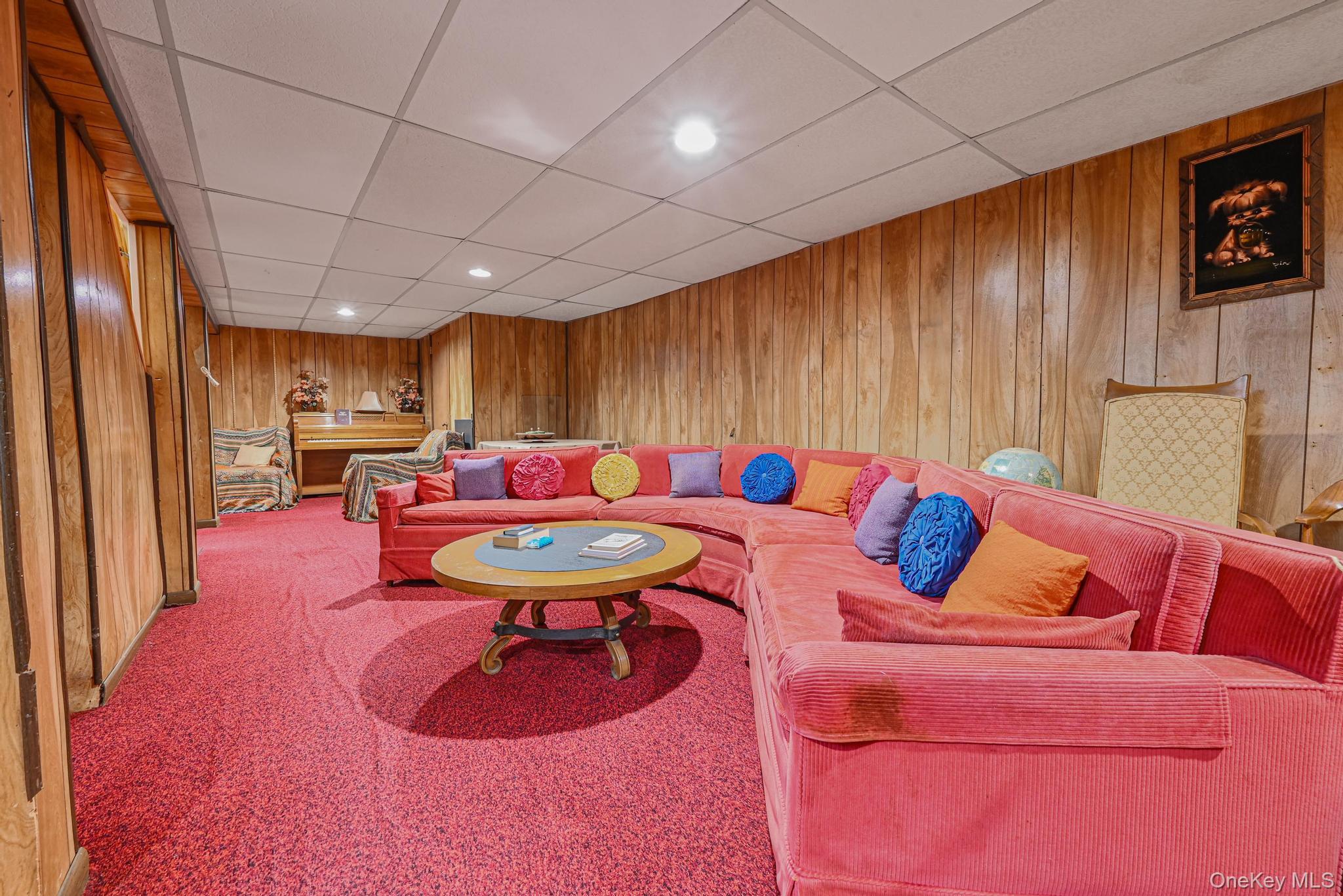 45 Roslyn Road, Roslyn Heights, NY 11577