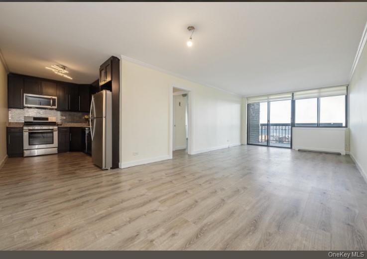 2 BAY CLUB Drive # 17Z2, Bayside, NY 11360