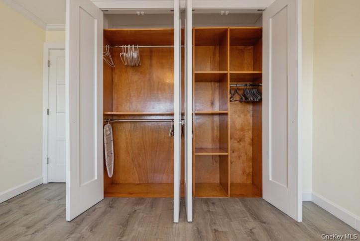 2 BAY CLUB Drive # 17Z2, Bayside, NY 11360