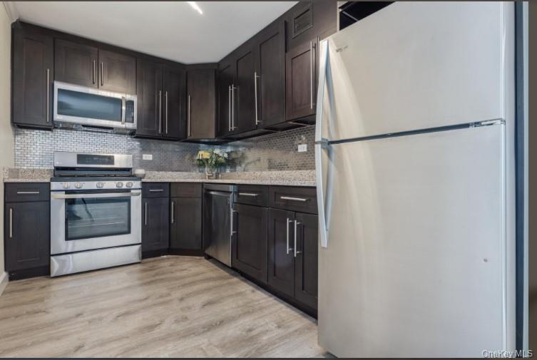 2 BAY CLUB Drive # 17Z2, Bayside, NY 11360