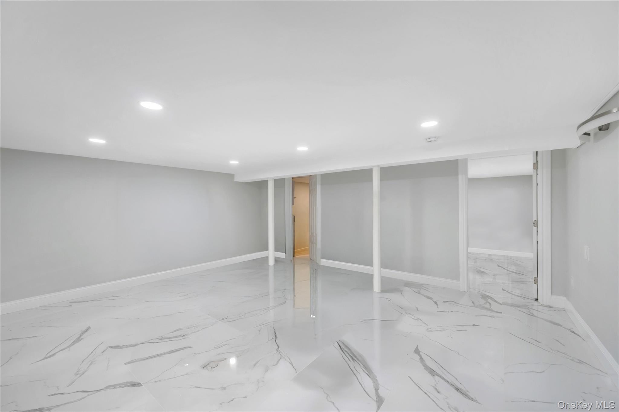 424 S Broadway, Hicksville, NY 11801