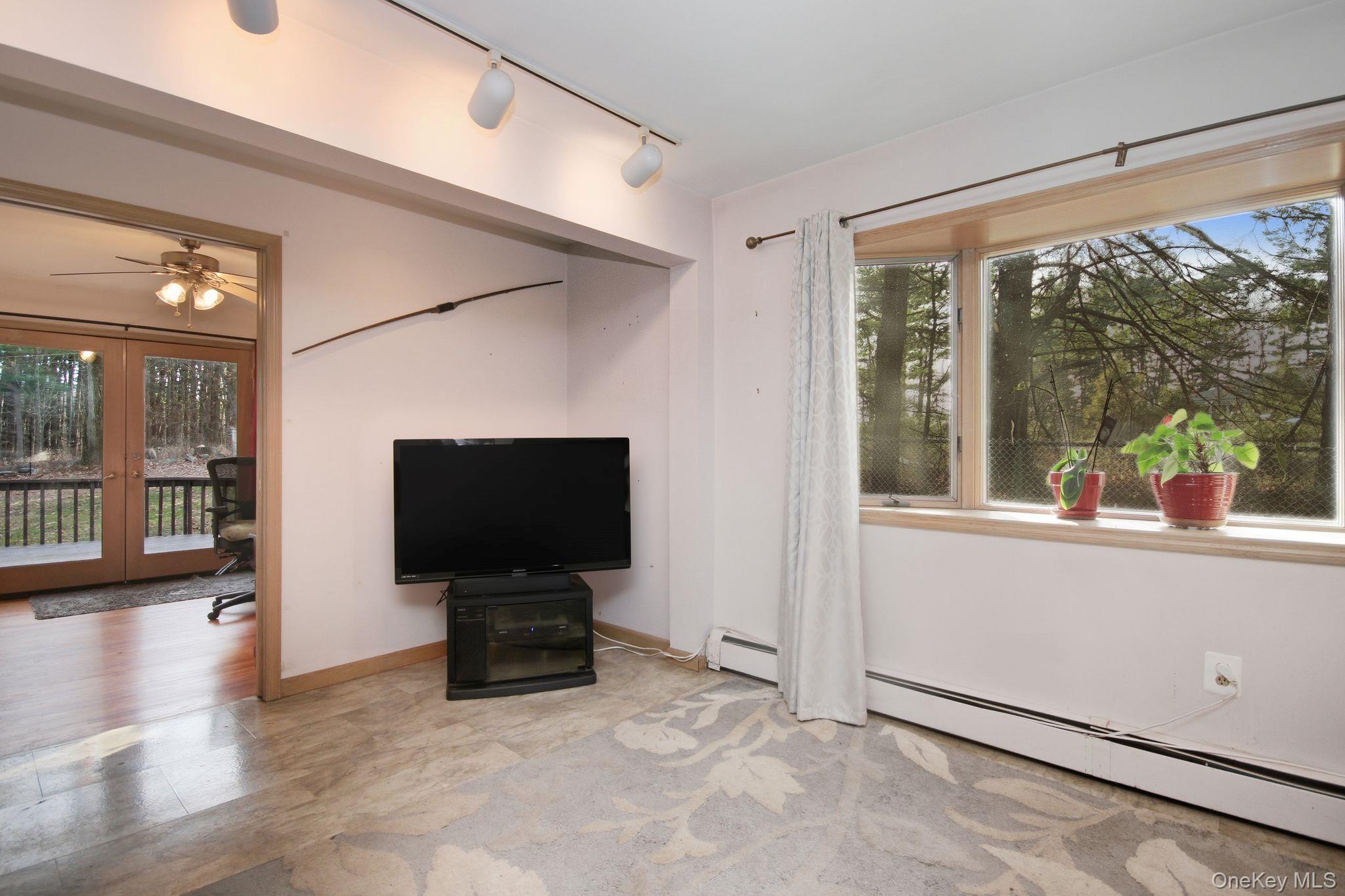 4 Carlyle Road, Hyde Park, NY 12538