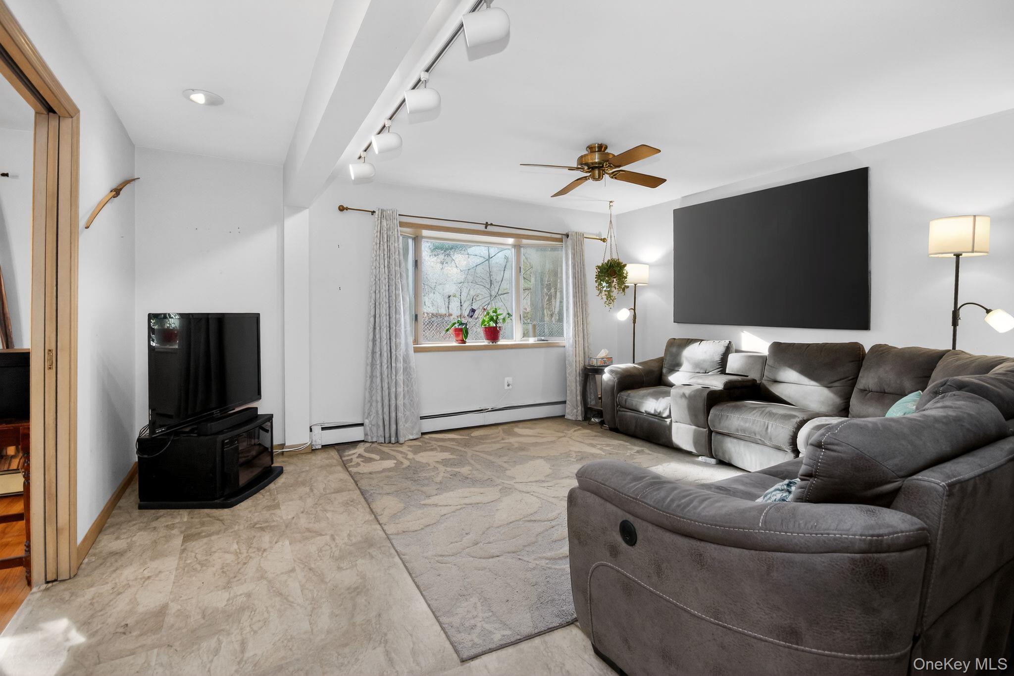 4 Carlyle Road, Hyde Park, NY 12538