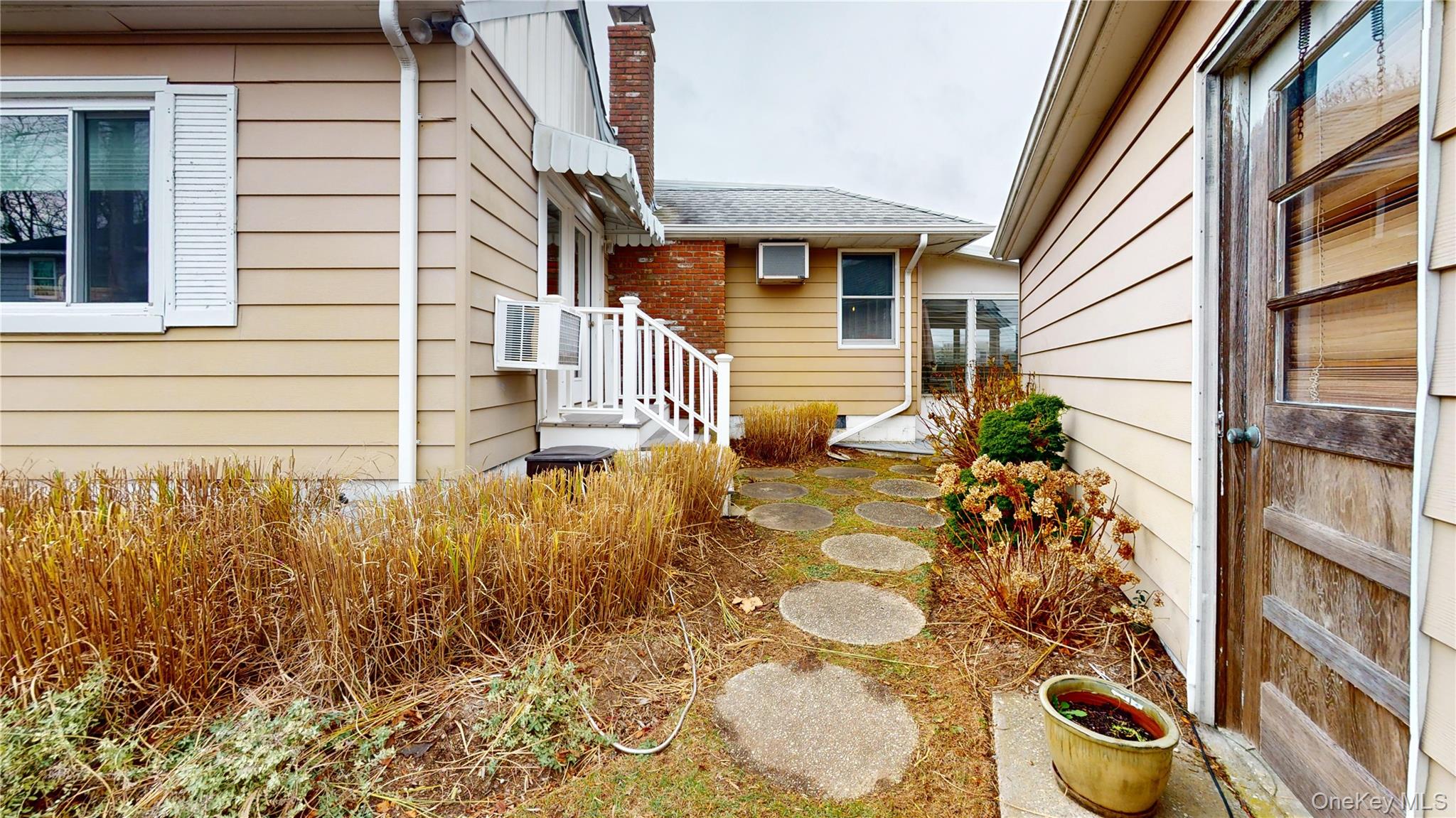 65 A Little Pine Lane, East Quogue, NY 11942