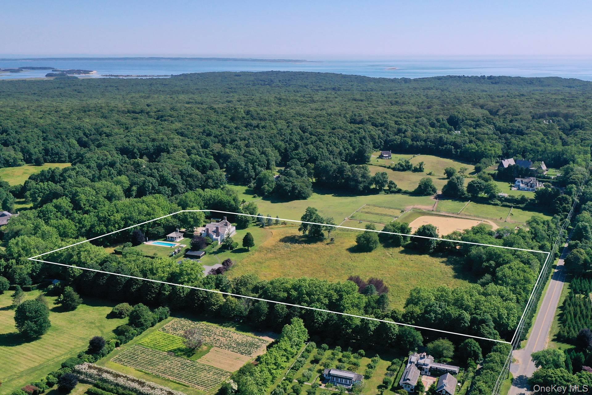 335 Town Lane, Amagansett, NY 11930