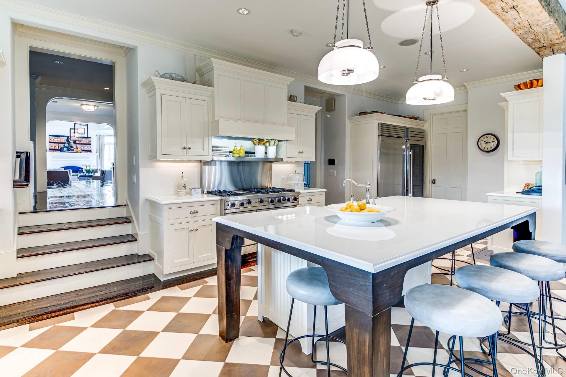 335 Town Lane, Amagansett, NY 11930