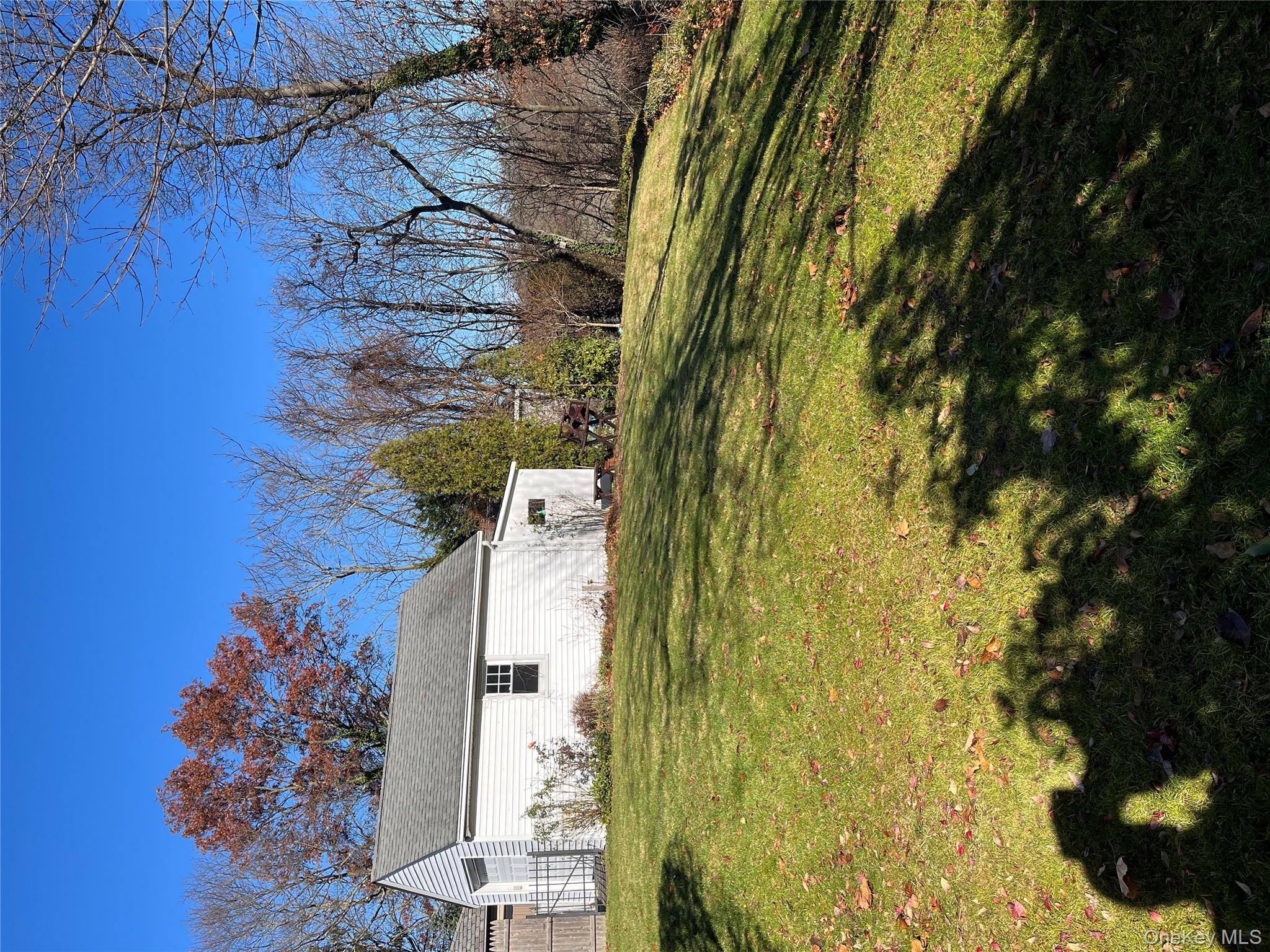 7 Floyd Place, East Norwich, NY 11732