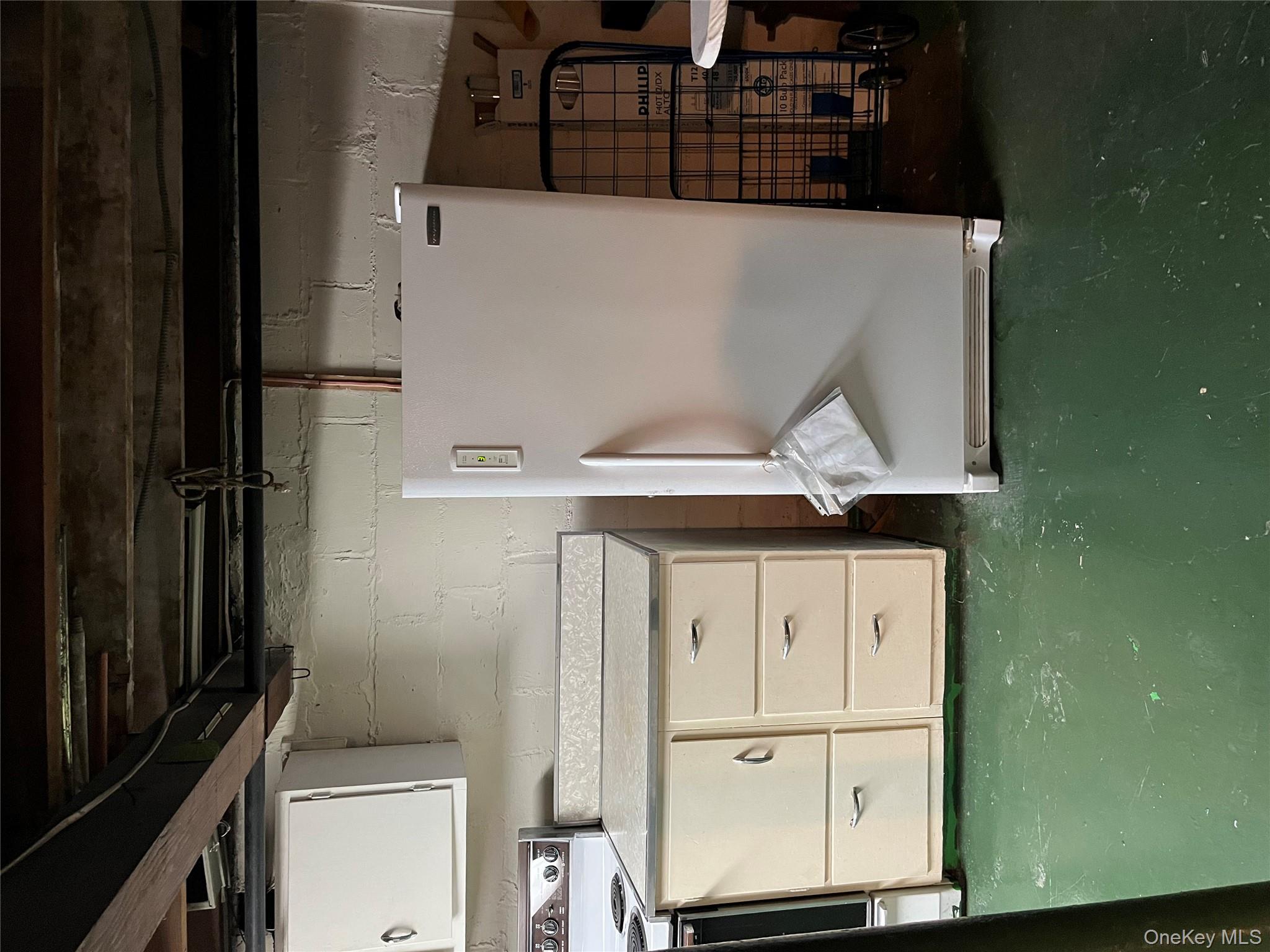 7 Floyd Place, East Norwich, NY 11732