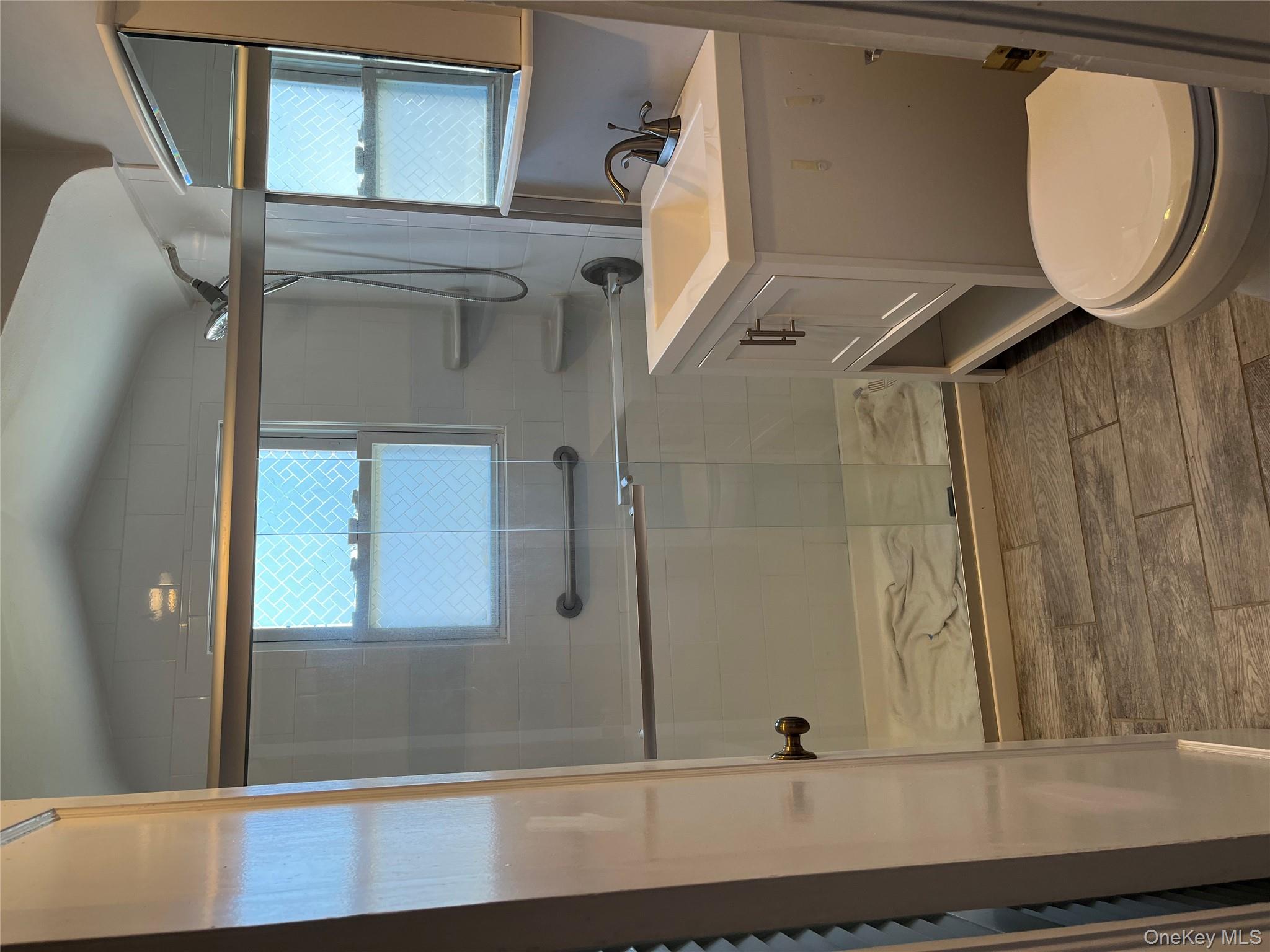 7 Floyd Place, East Norwich, NY 11732