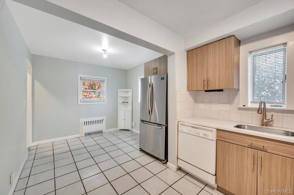 88 Marlboro Road, Valley Stream, NY 11581