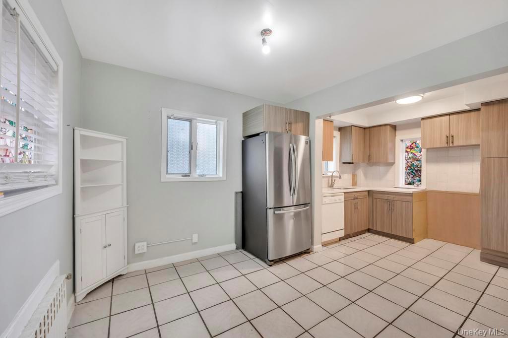 88 Marlboro Road, Valley Stream, NY 11581