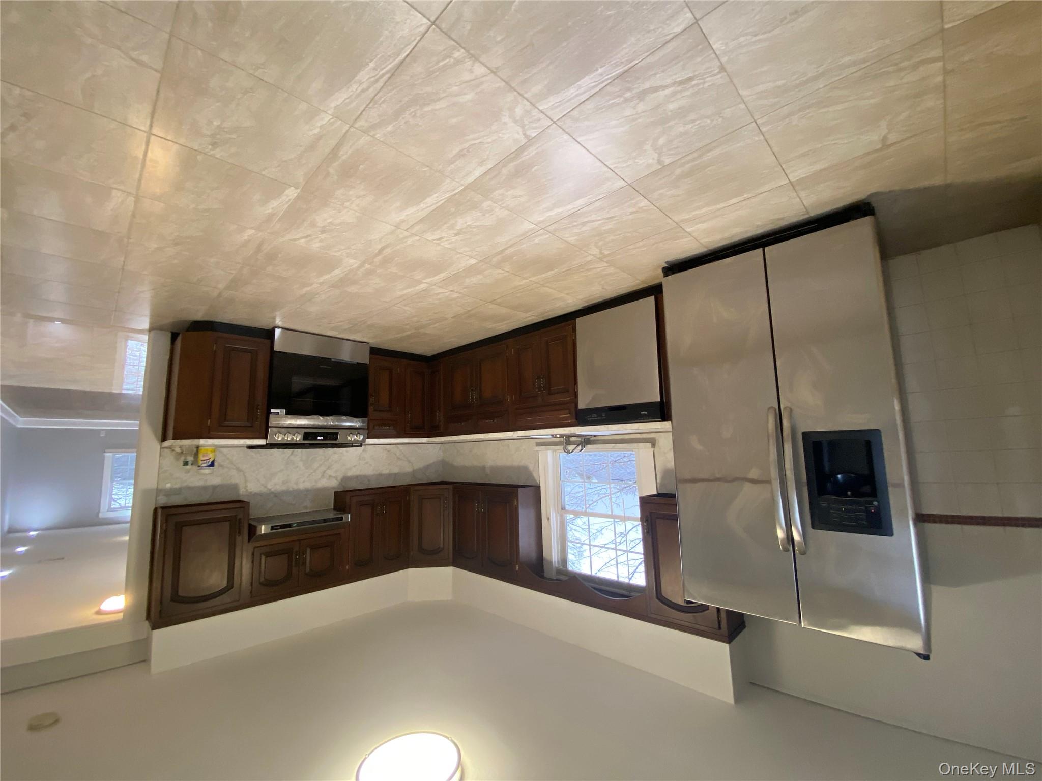 27 Grand Boulevard # B, Scarsdale, NY 10583