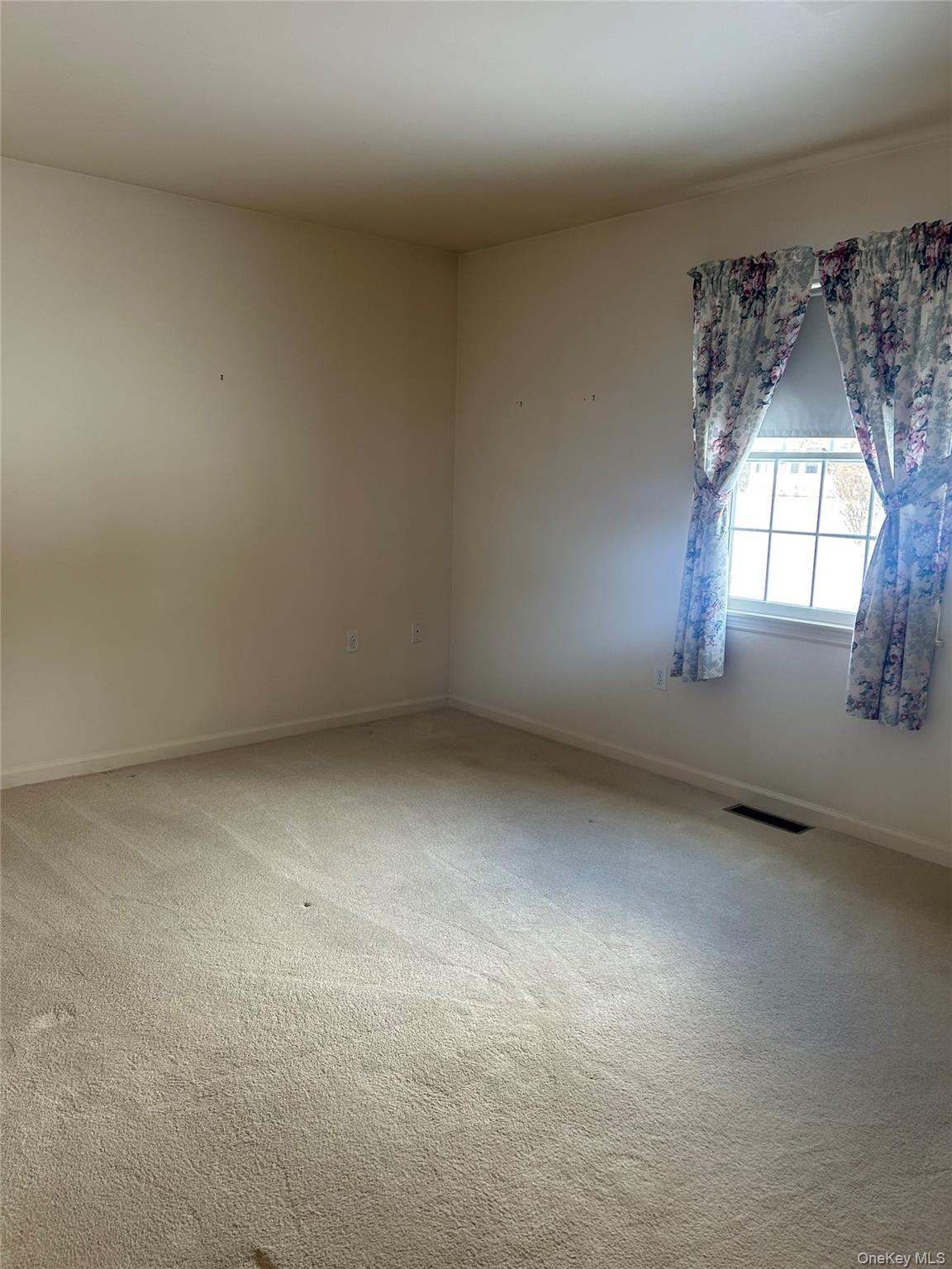 2 Scism Circle, Red Hook, NY 12571