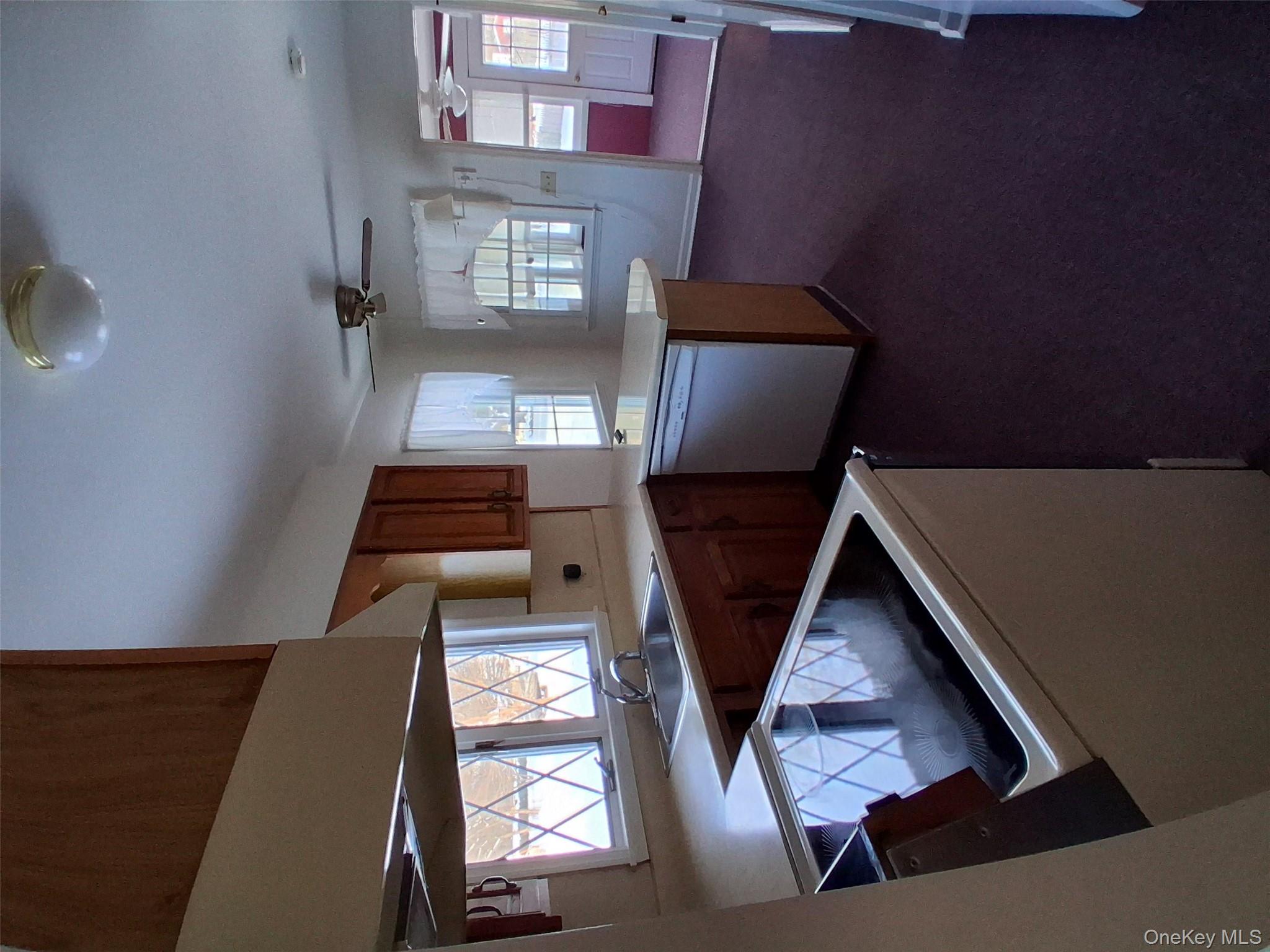 2 Scism Circle, Red Hook, NY 12571