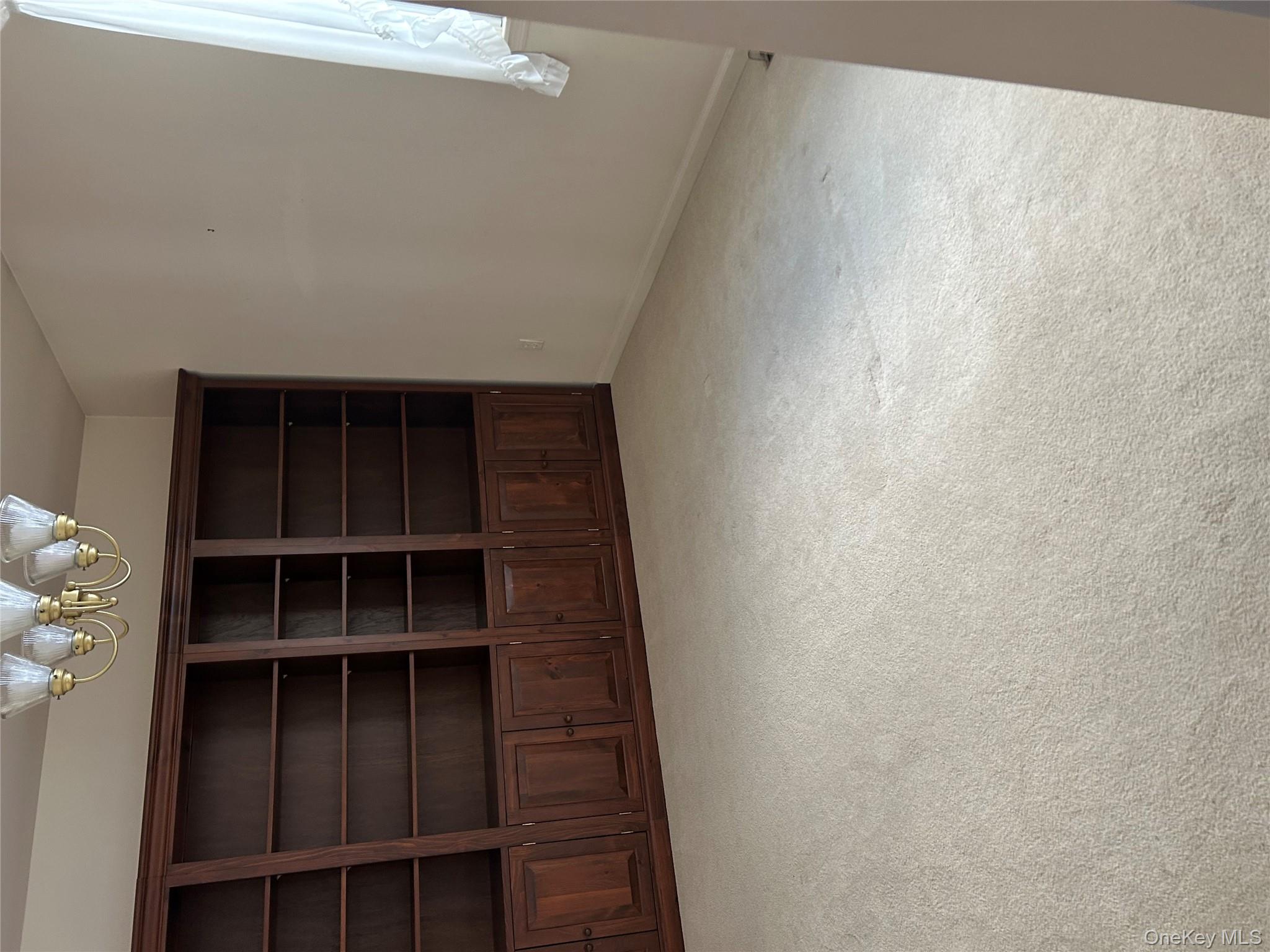 2 Scism Circle, Red Hook, NY 12571