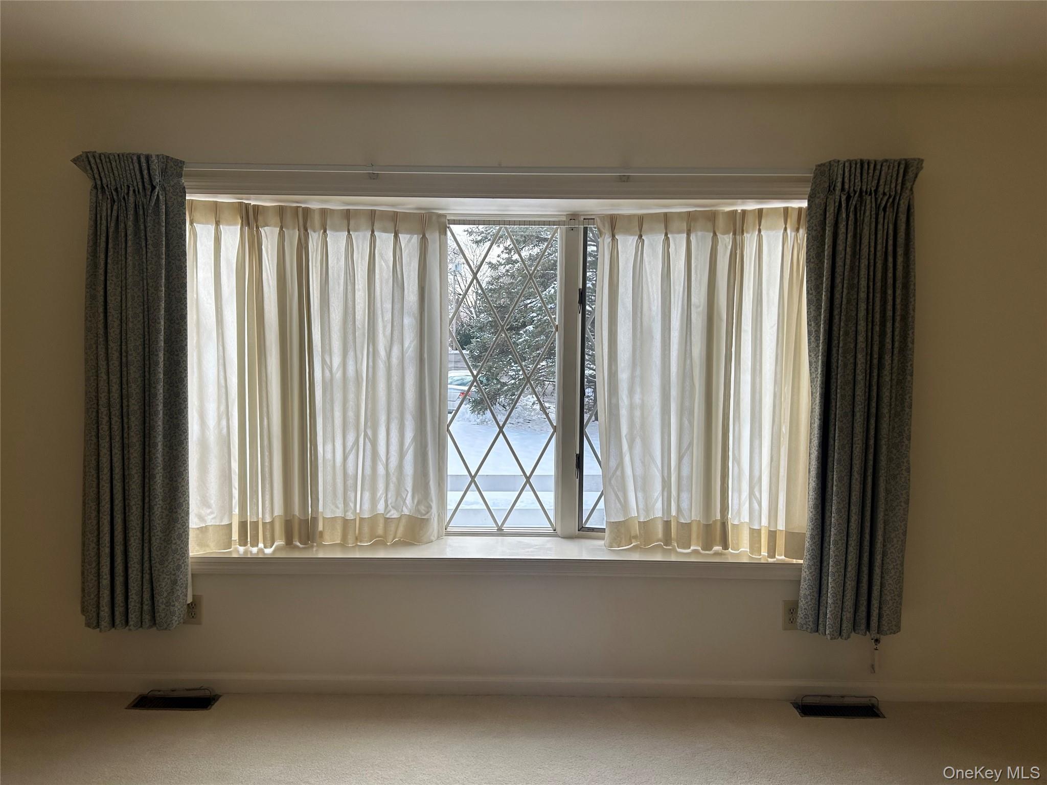 2 Scism Circle, Red Hook, NY 12571