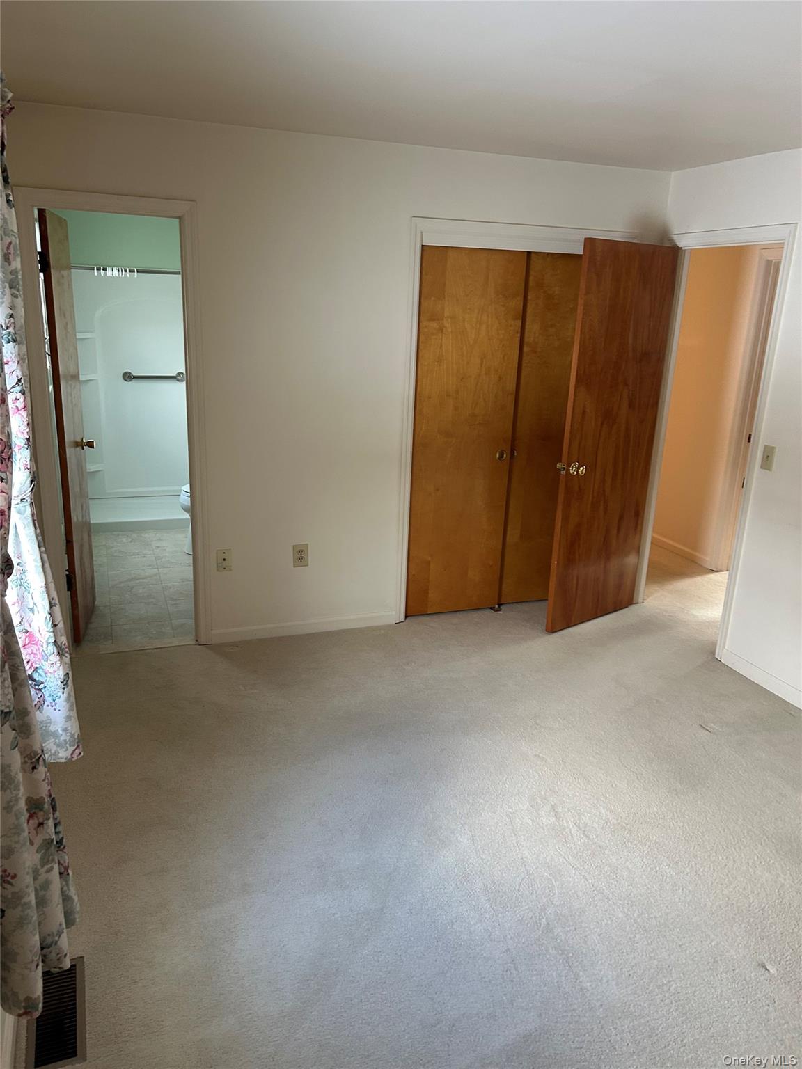 2 Scism Circle, Red Hook, NY 12571